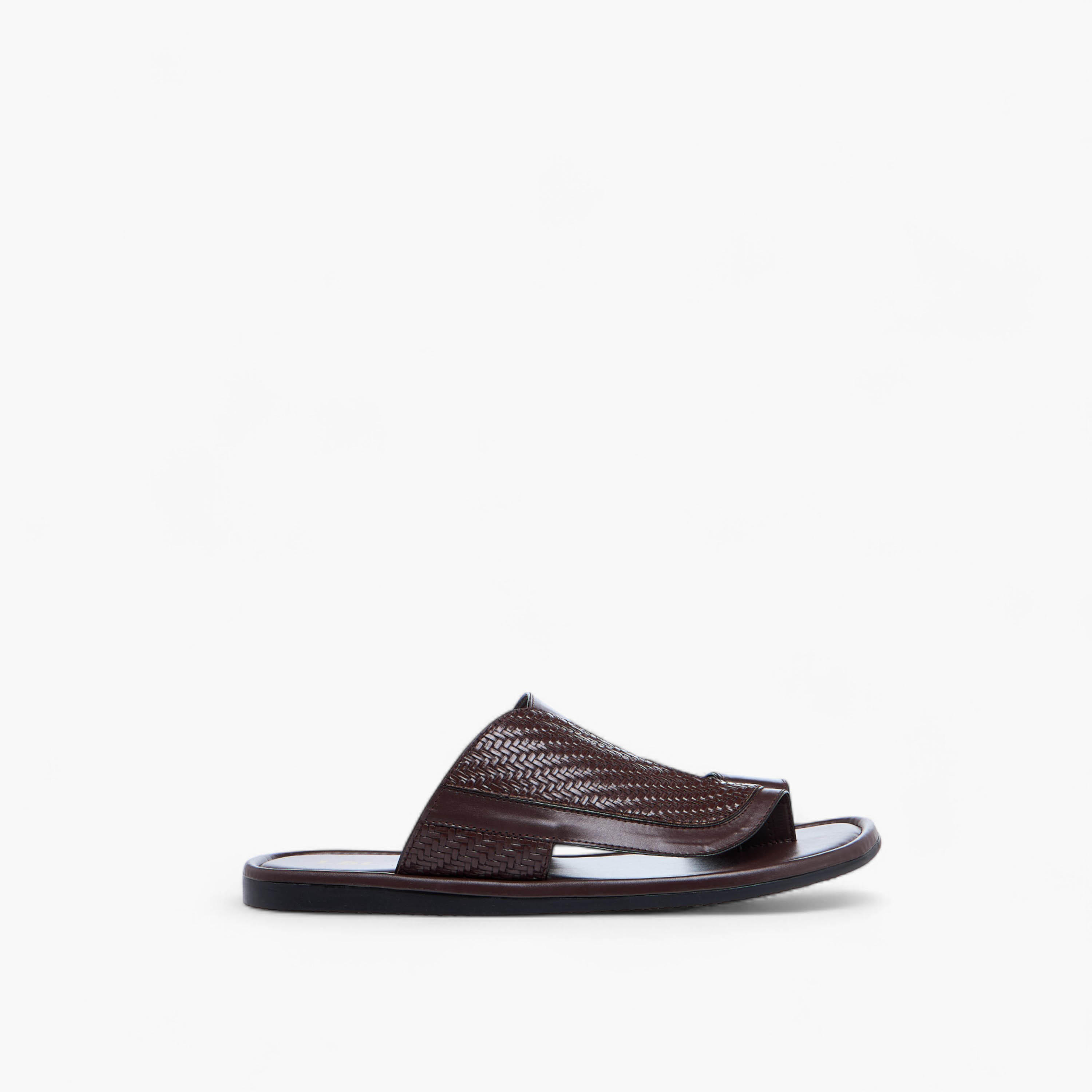 صندل عربي بارز الملمس سهل الارتداء من إل بي إل من شو إكسبرس-men-shoes-sandals-image-6