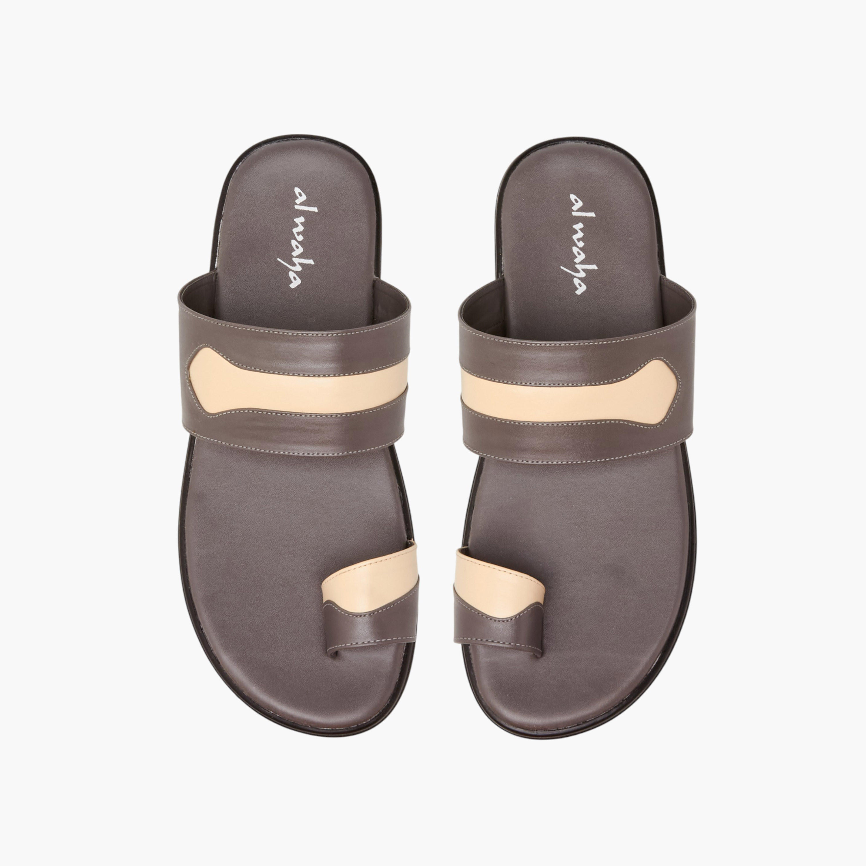 صندل عربي بتفاصيل حلقة إصبع وبقوالب ملونة للرجال من الواحة-men-shoes-sandals-image-1
