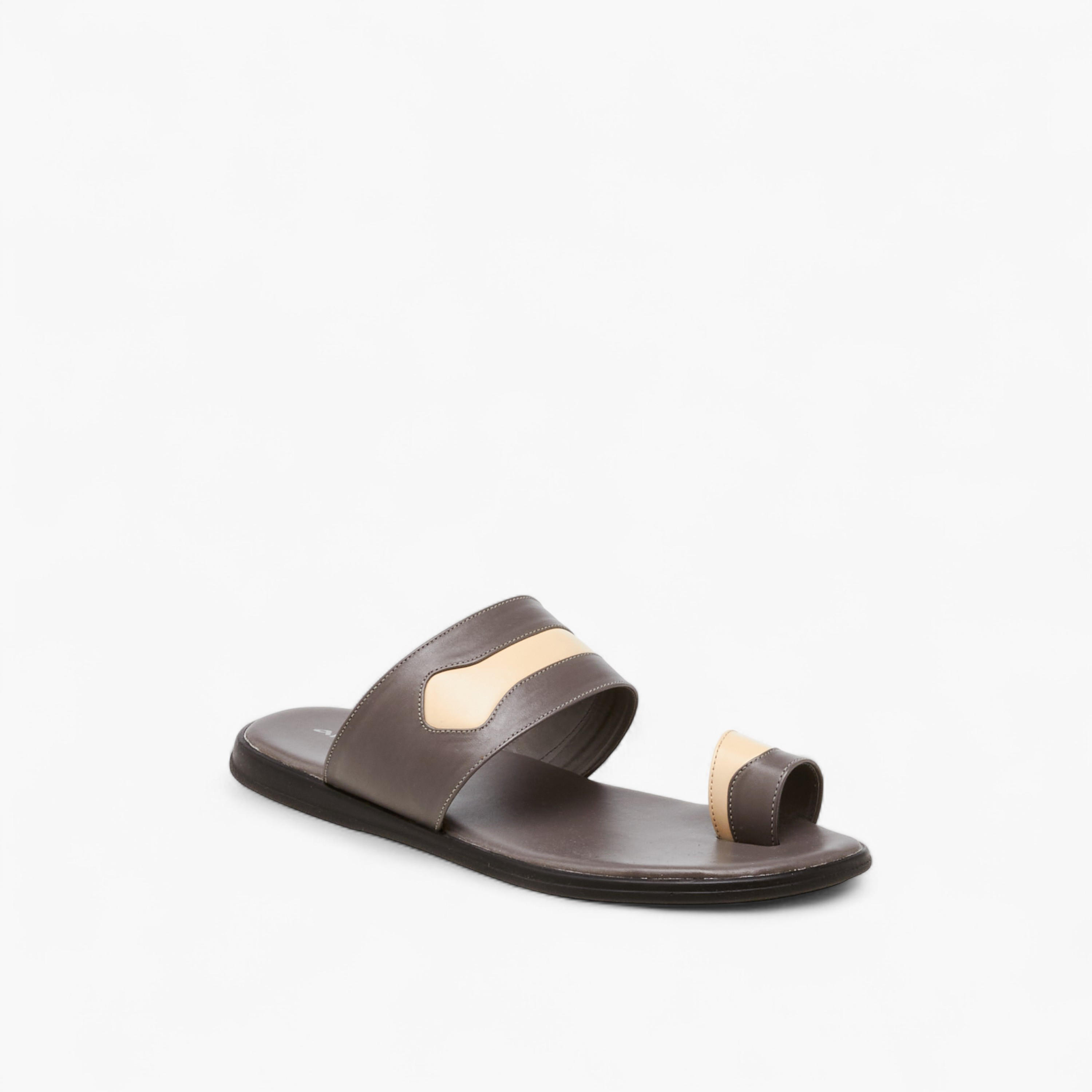 صندل عربي بتفاصيل حلقة إصبع وبقوالب ملونة للرجال من الواحة-men-shoes-sandals-image-2