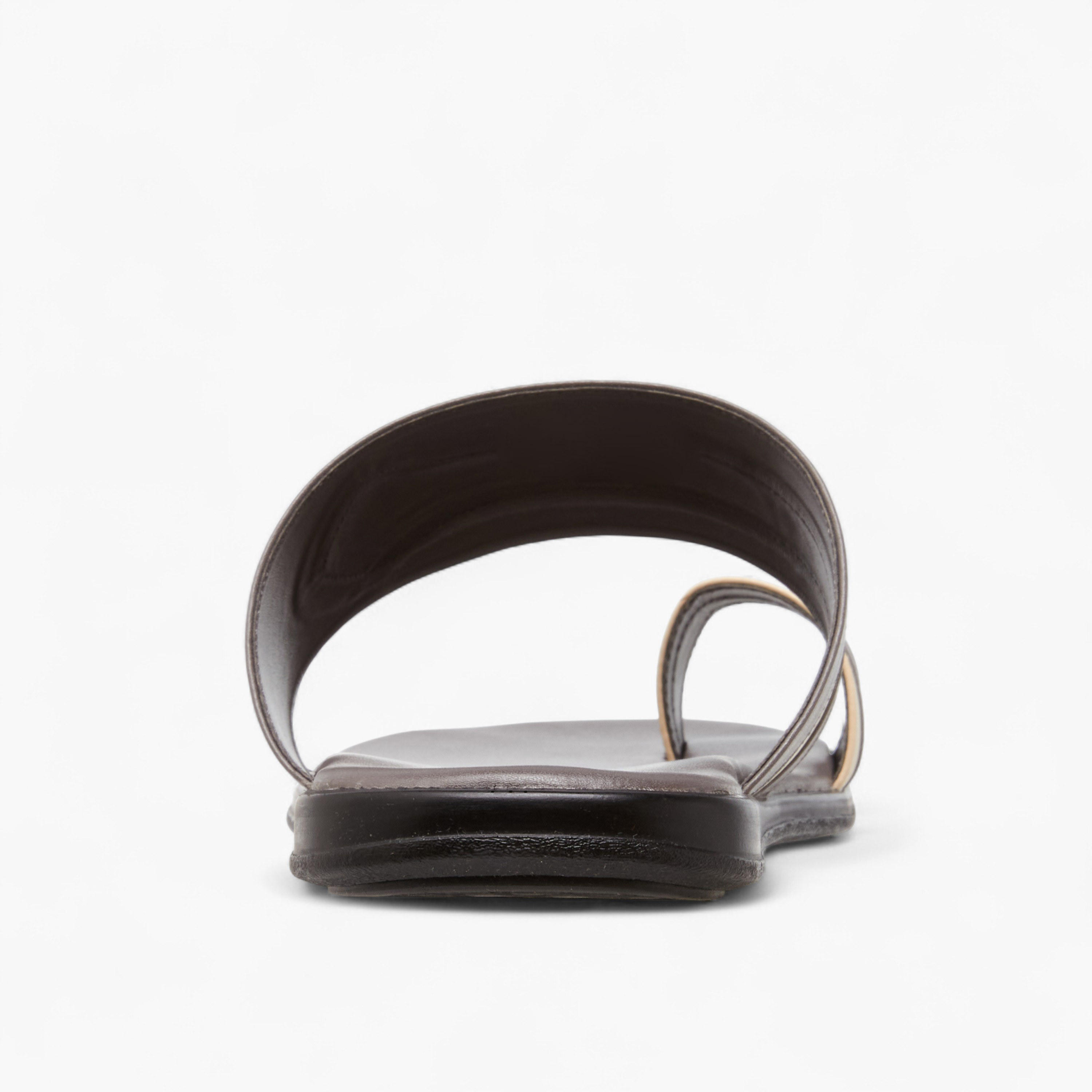 صندل عربي بتفاصيل حلقة إصبع وبقوالب ملونة للرجال من الواحة-men-shoes-sandals-image-5