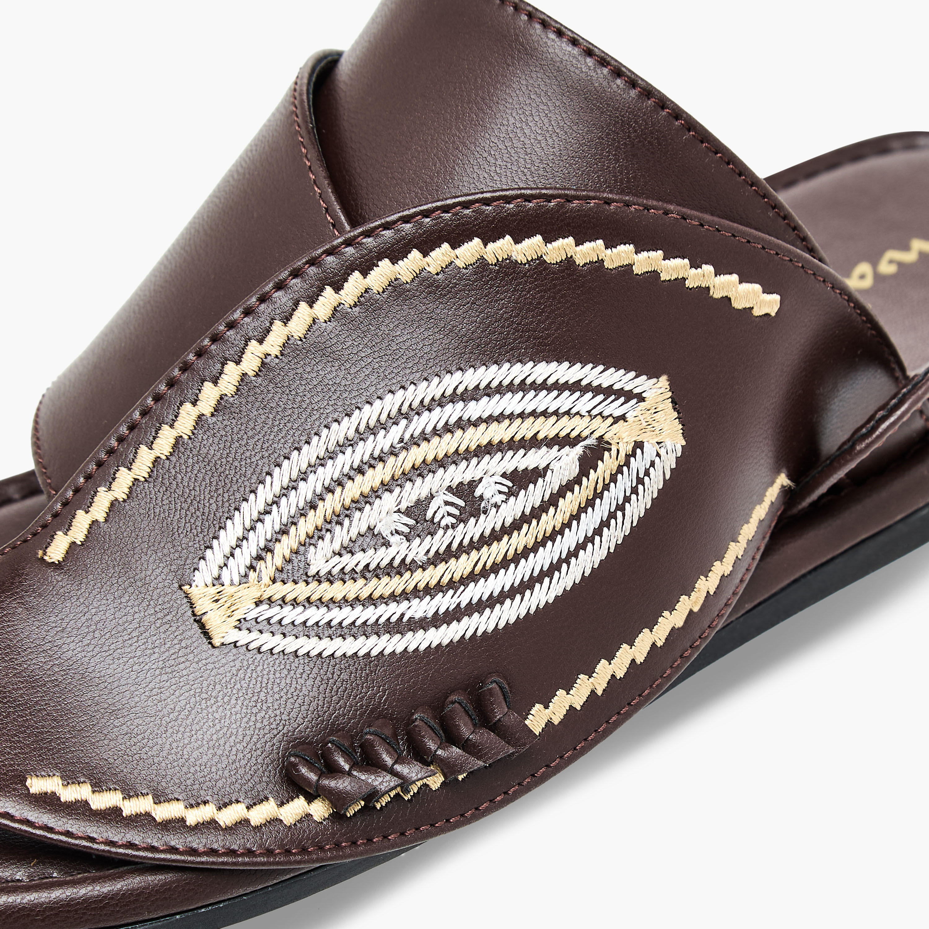 صندل عربي مطرّز للرجال من الواحة-men-shoes-sandals-image-4