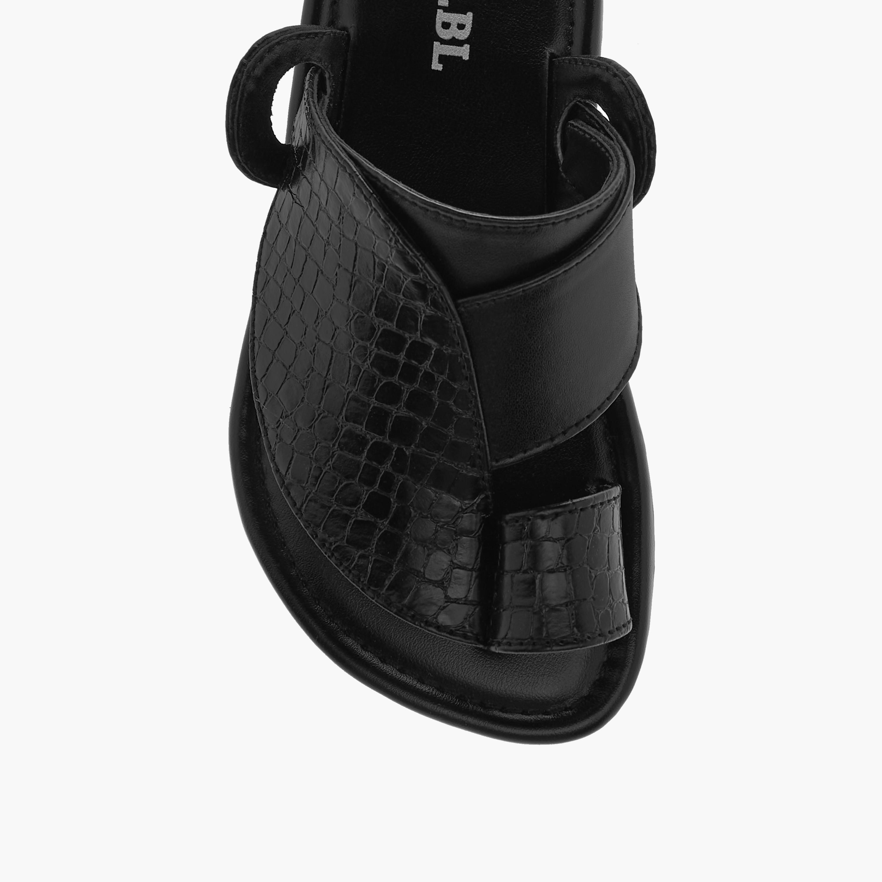صندل عربي سهل الارتداء بارز الملمس إل بي إل من شو إكسبريس-boys-shoes-sandals-image-3