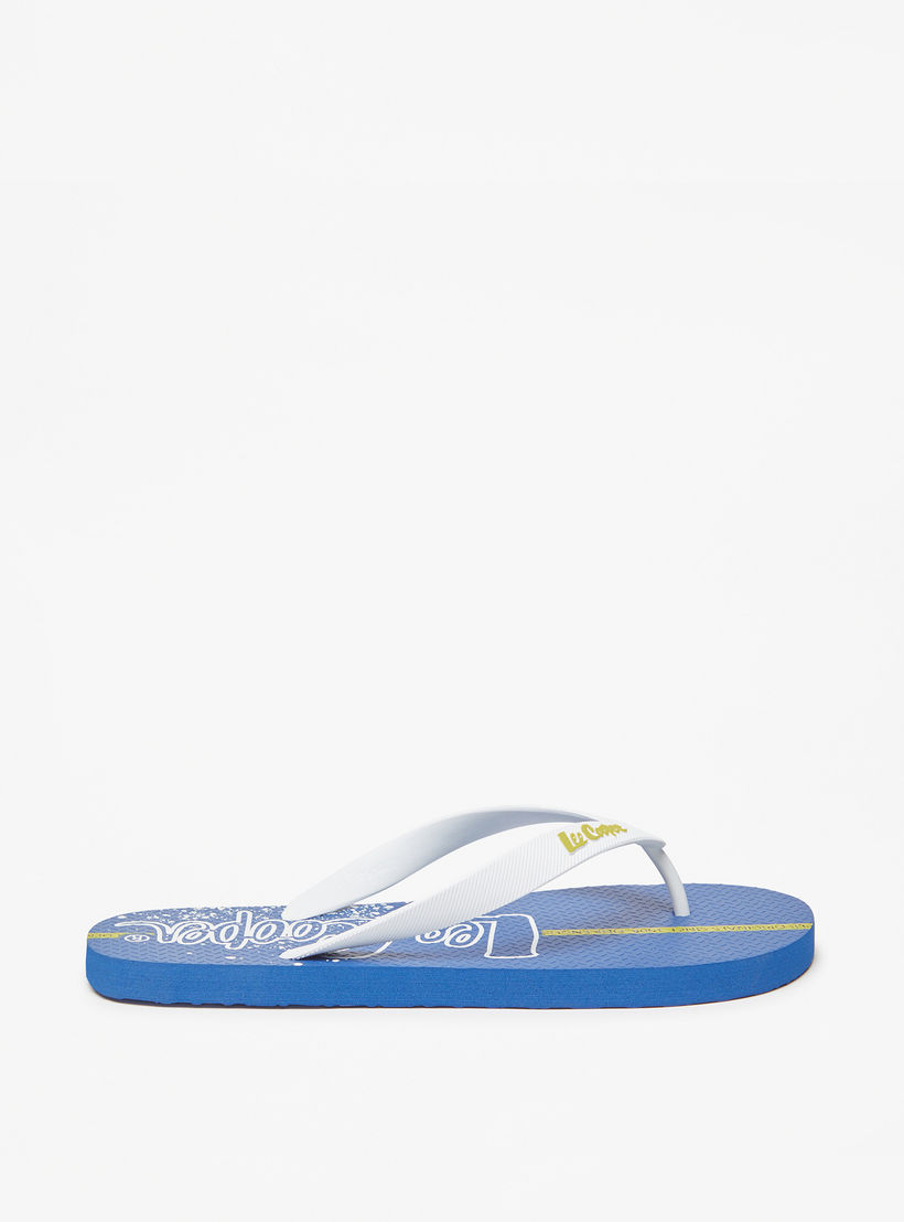 شبشب بإصبع سهل الارتداء بتفاصيل شعار للرجال من لي كوبر-men-shoes-flipflopsandslides-image-1