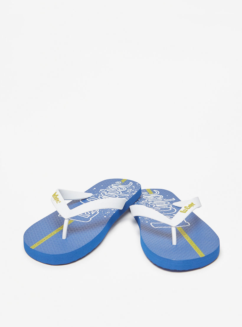 شبشب بإصبع سهل الارتداء بتفاصيل شعار للرجال من لي كوبر-men-shoes-flipflopsandslides-image-2