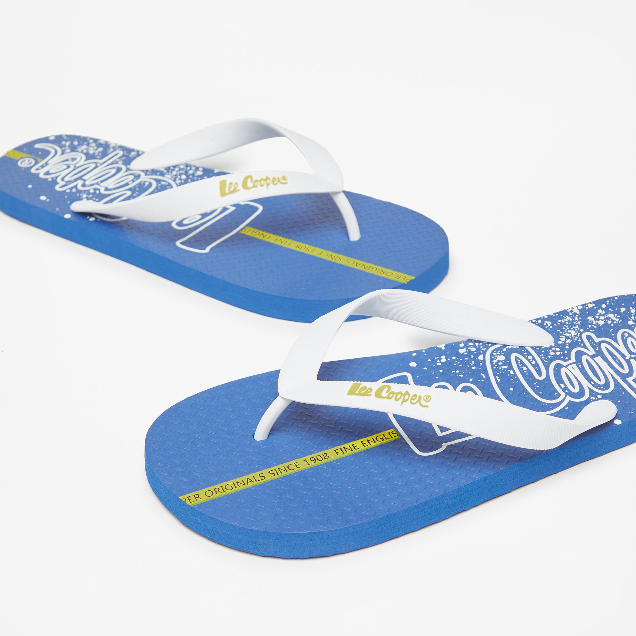 شبشب بإصبع سهل الارتداء بتفاصيل شعار للرجال من لي كوبر-men-shoes-flipflopsandslides-image-3