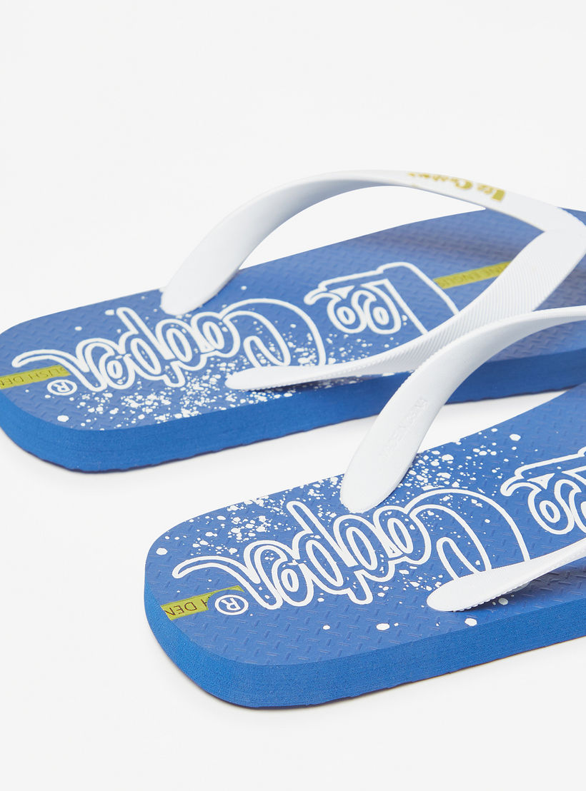 شبشب بإصبع سهل الارتداء بتفاصيل شعار للرجال من لي كوبر-men-shoes-flipflopsandslides-image-4