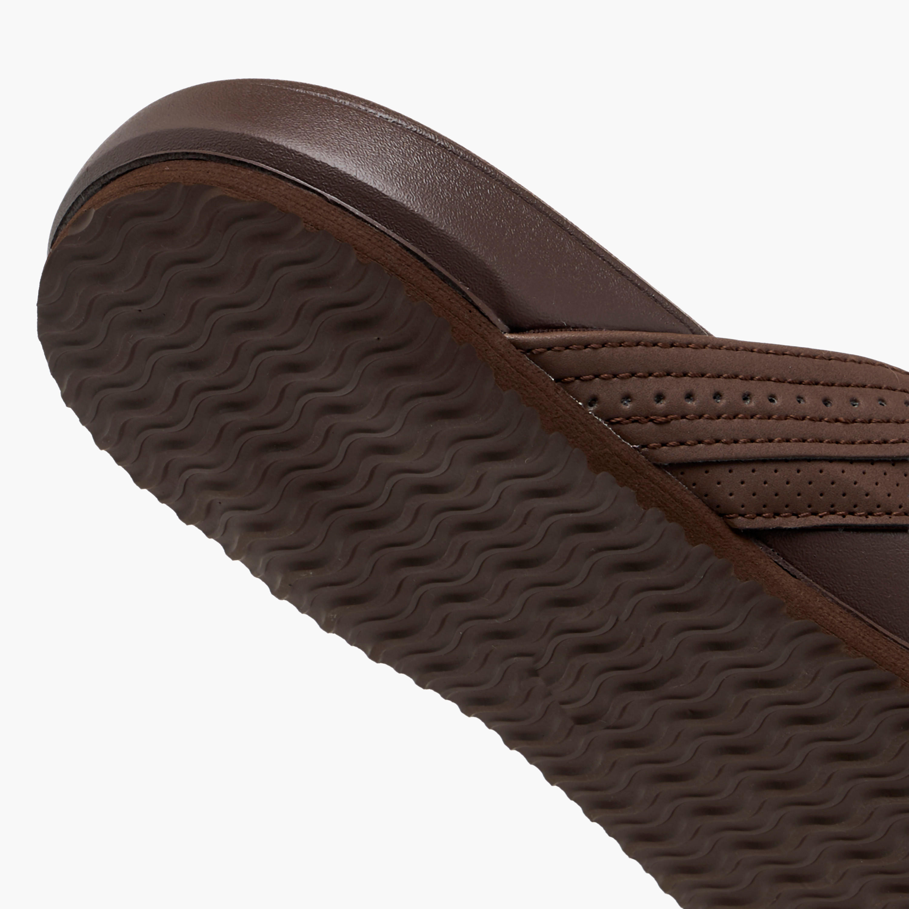 Lee Cooper Men Textured Thong Slippers-men-shoes-sandals-image-4