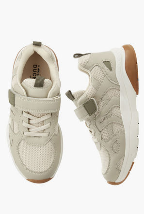 حذاء سنيكرز بشريط إغلاق لاصق للأولاد من مستر دوتشيني-boys-shoes-sneakers-image-1