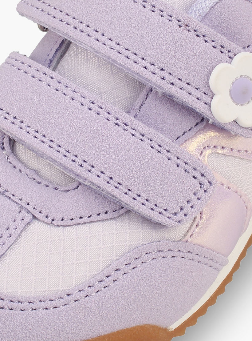 حذاء سنيكرز بشريط إغلاق لاصق وزينة زهور للبنات من جونيورز-girls-shoes-sneakers-image-4