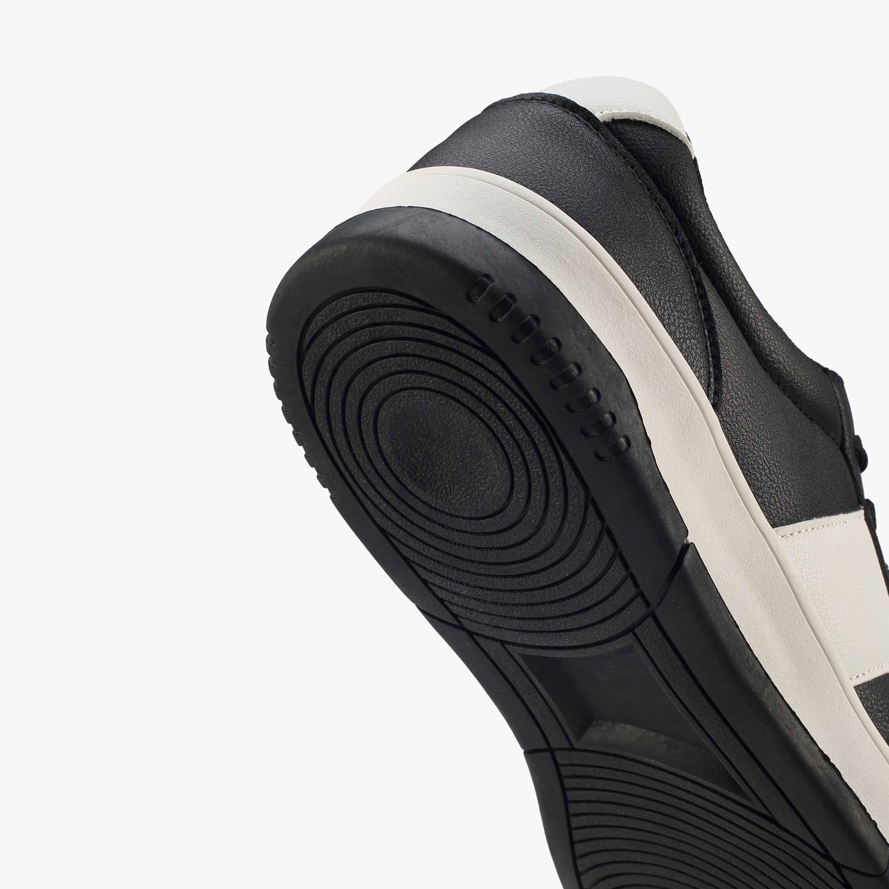 حذاء سنيكرز طول الكاحل برباط إغلاق للرجال من أل بي أل من شو إكسبريس-men-shoes-sneakers-image-5