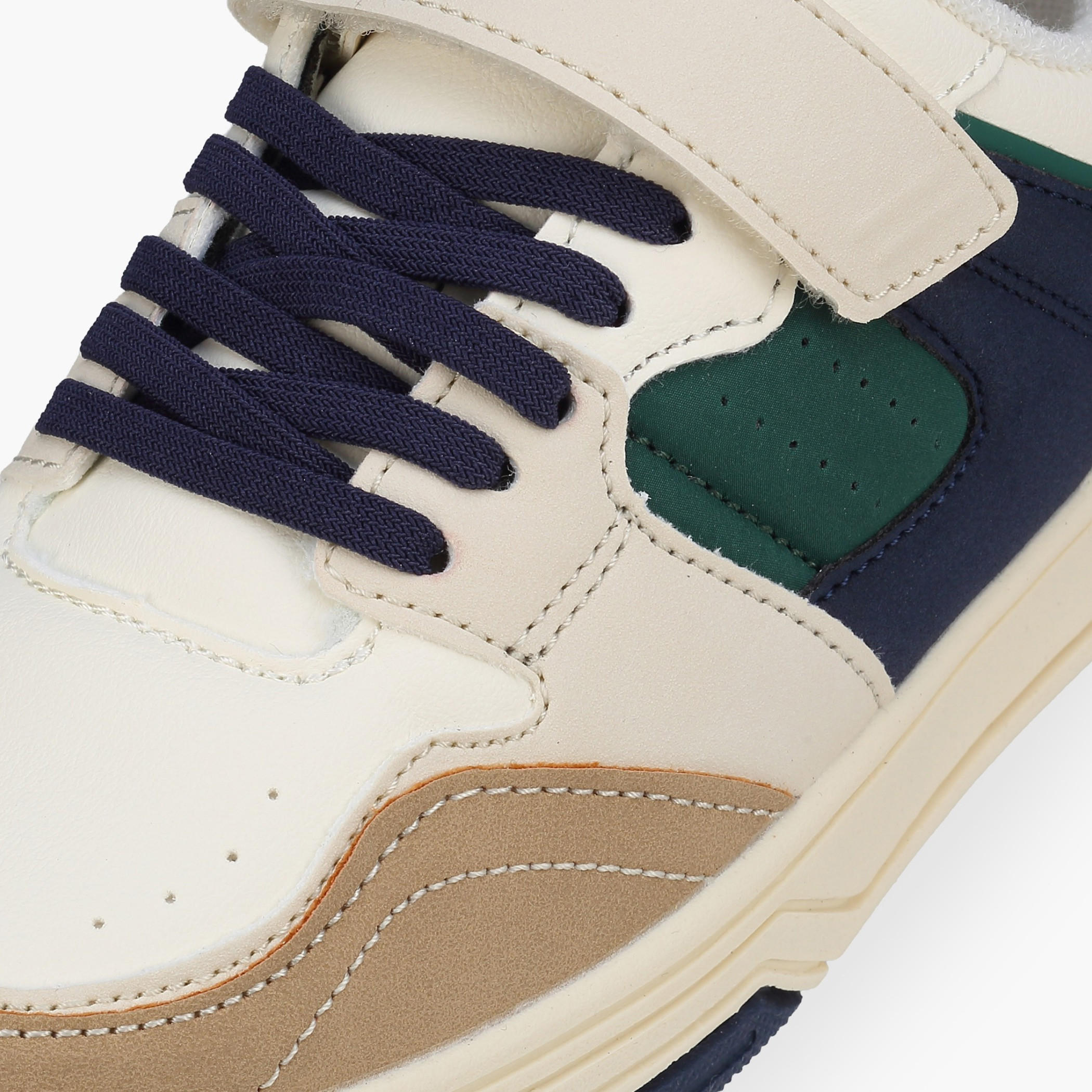 حذاء سنيكرز بتصميم قوالب ملونة للأولاد من إل بي إل من شوإكسبريس-boys-shoes-sneakers-image-4