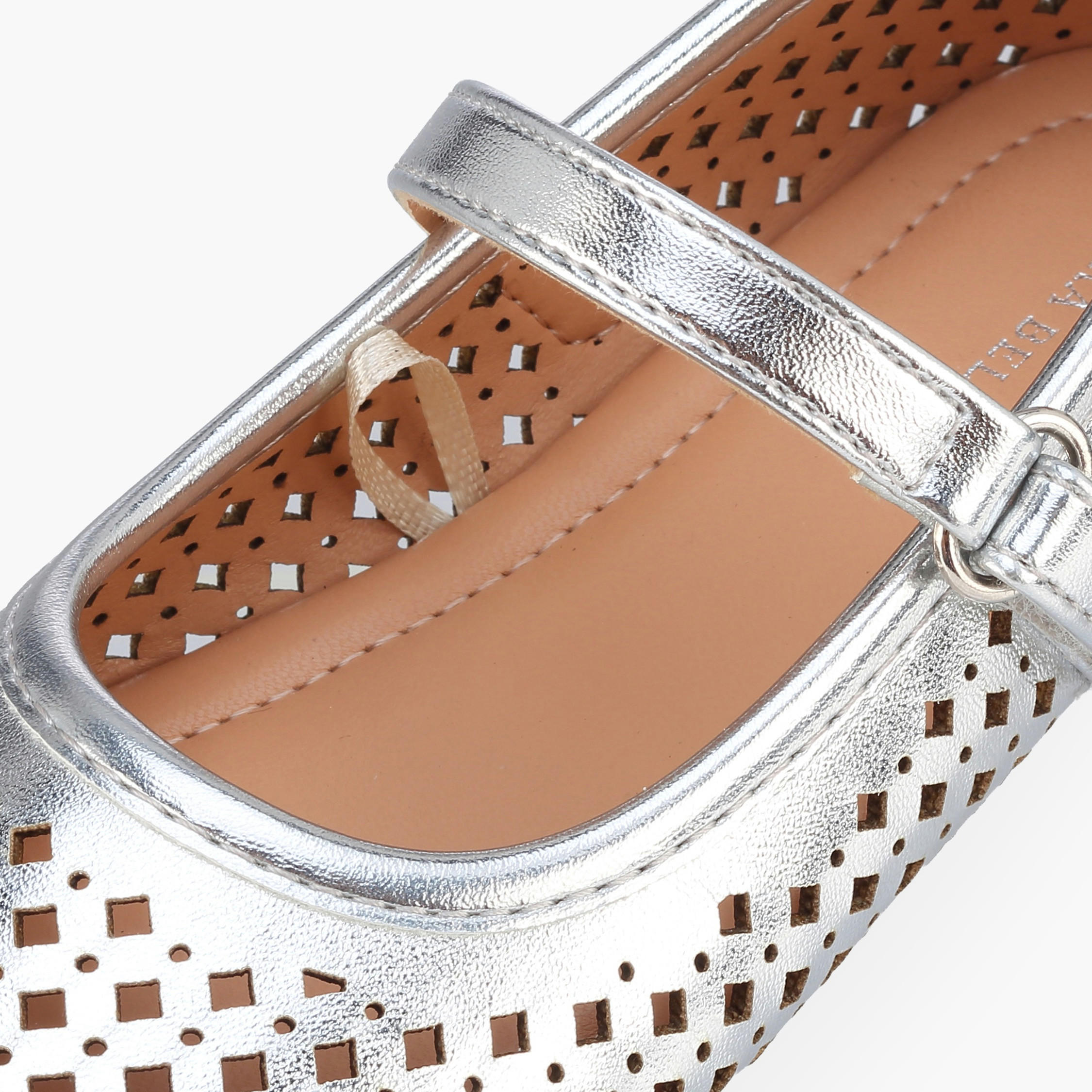 حذاء ماري جين بشريط إغلاق لاصق للبنات من فلورا بيلا-girls-shoes-maryjanes-image-12
