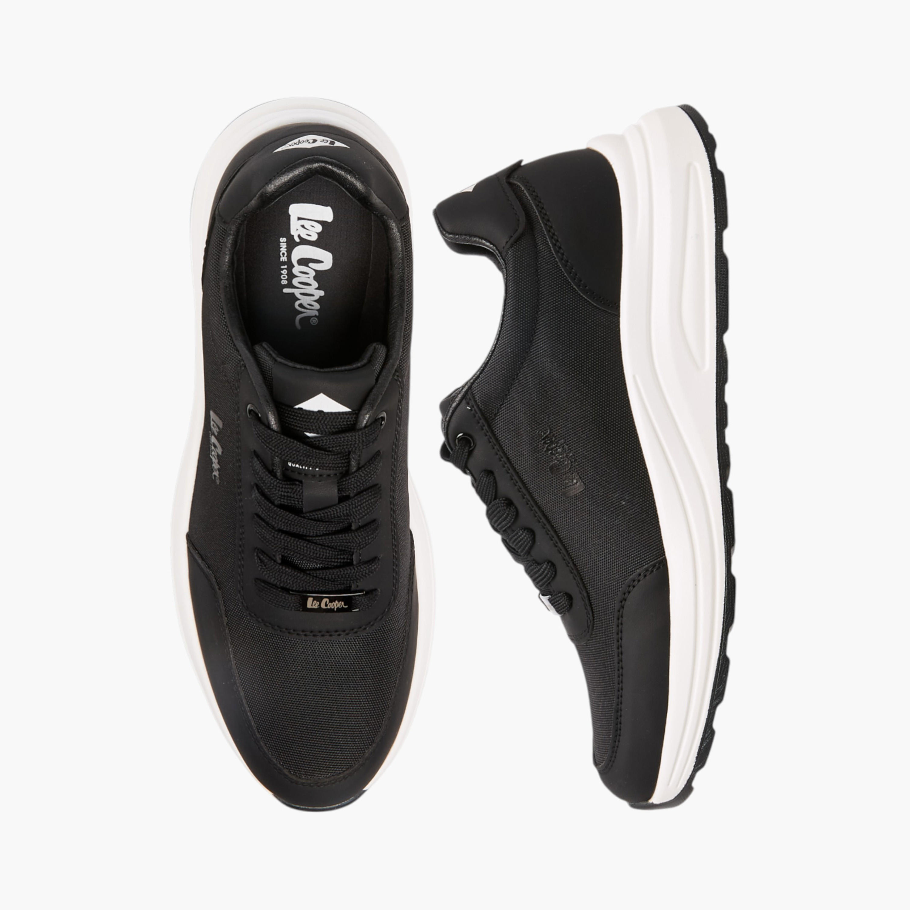 حذاء سنيكرز بطبعات مربعات ورباط إغلاق للرجال من لي كوبر-men-shoes-sneakers-image-1