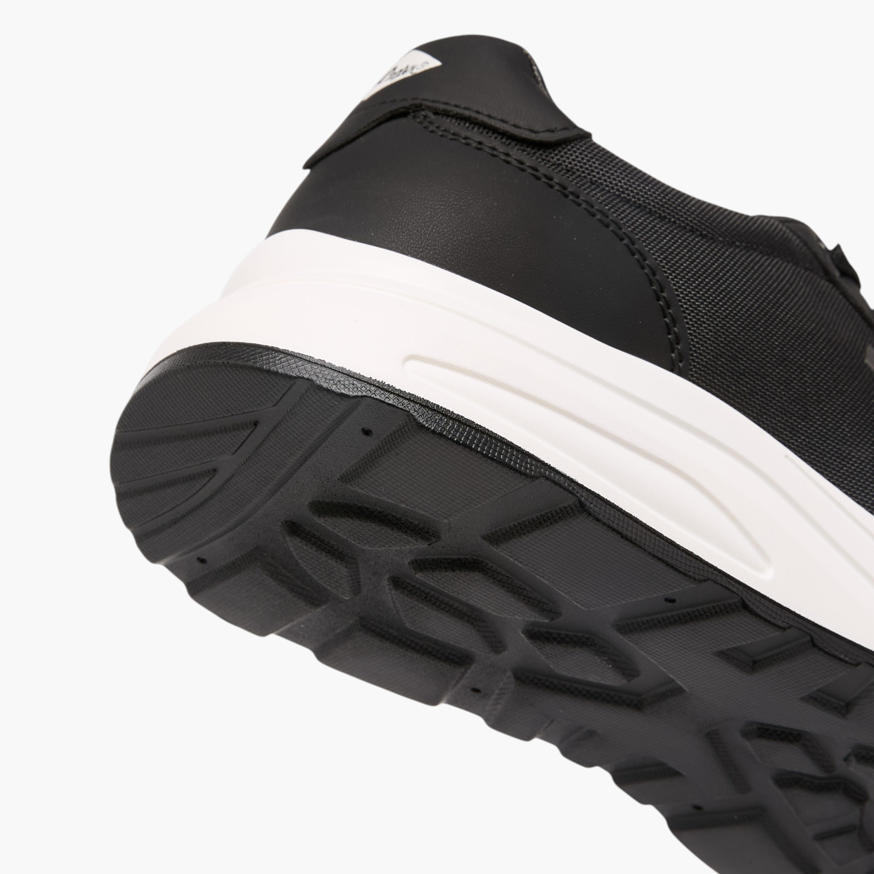 حذاء سنيكرز بطبعات مربعات ورباط إغلاق للرجال من لي كوبر-men-shoes-sneakers-image-5