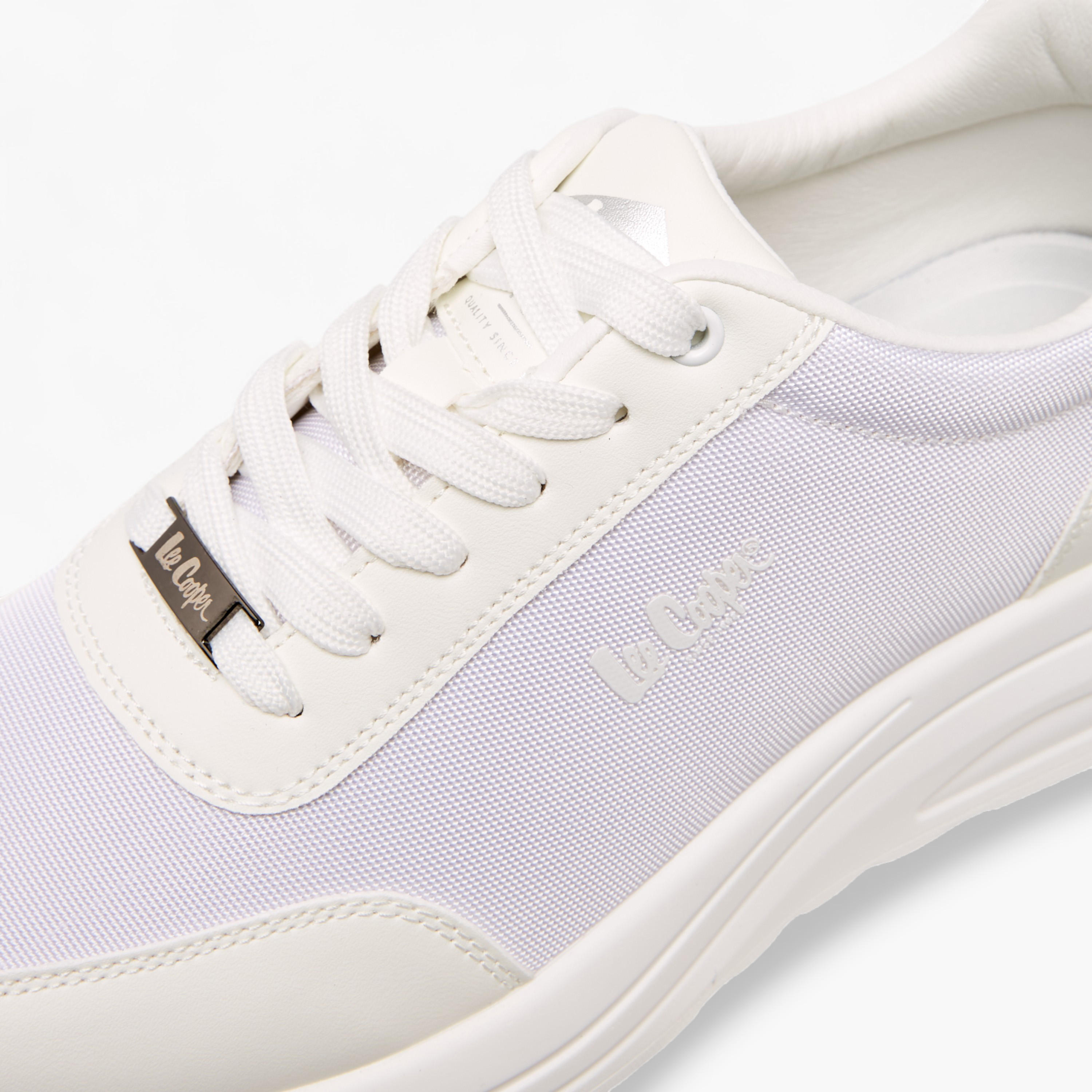 حذاء سنيكرز بطبعات مربعات ورباط إغلاق للرجال من لي كوبر-men-shoes-sneakers-image-2