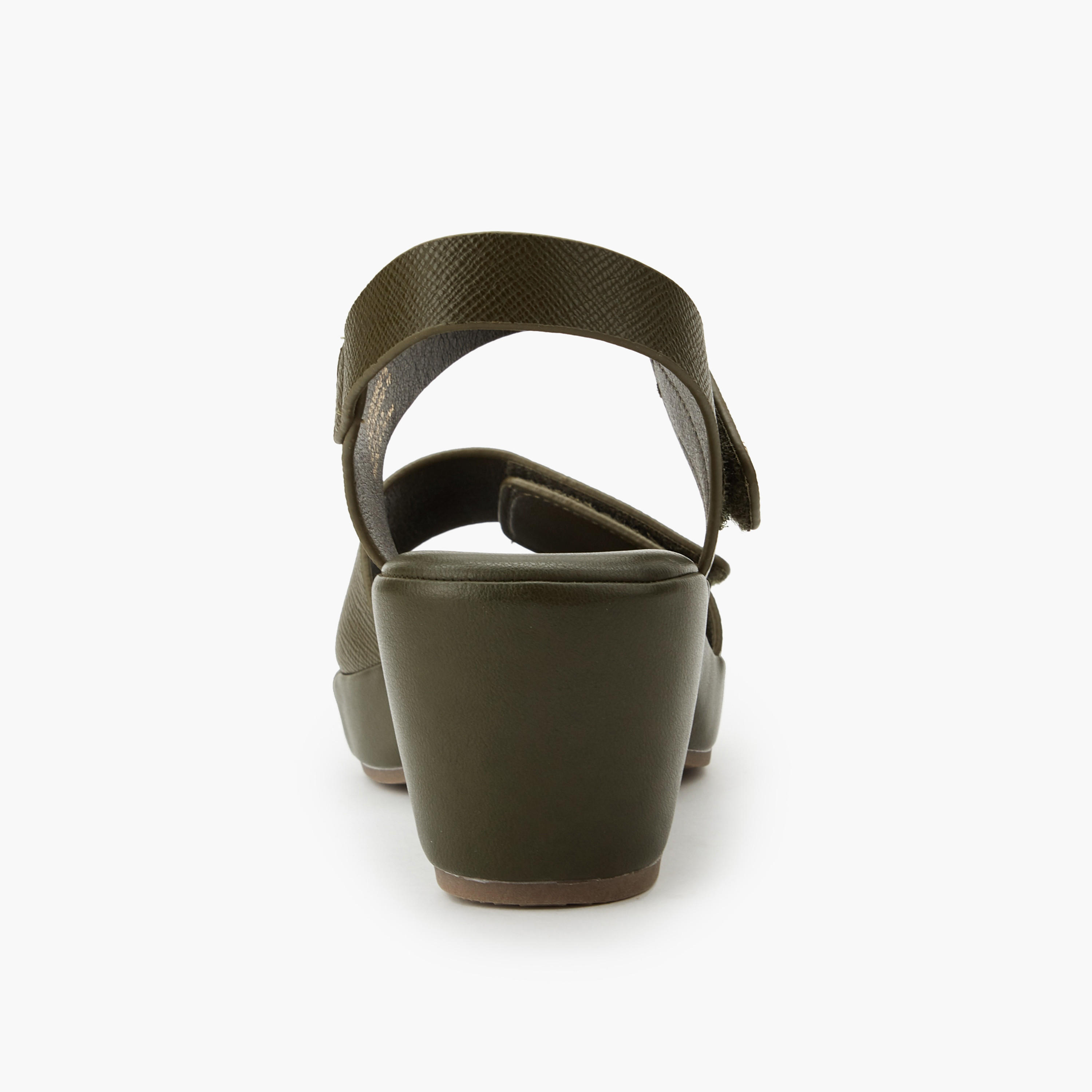 صندل بكعب عريض بارز الملمس للنساء من فلورا بيلا-women-shoes-sandals-heeled-image-5