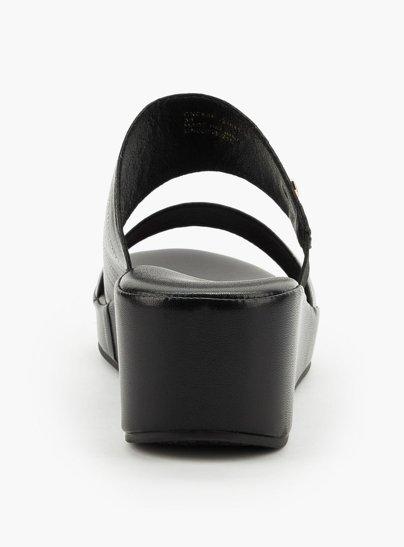 صندل نسائي بكعب ويدج مريح للنساء من فلورا بيلا-women-shoes-sandals-heeled-image-5