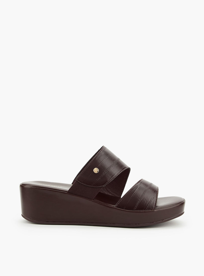 Flora Bella Women Textured Wedge Heel Sandals-women-shoes-sandals-heeled-image-3