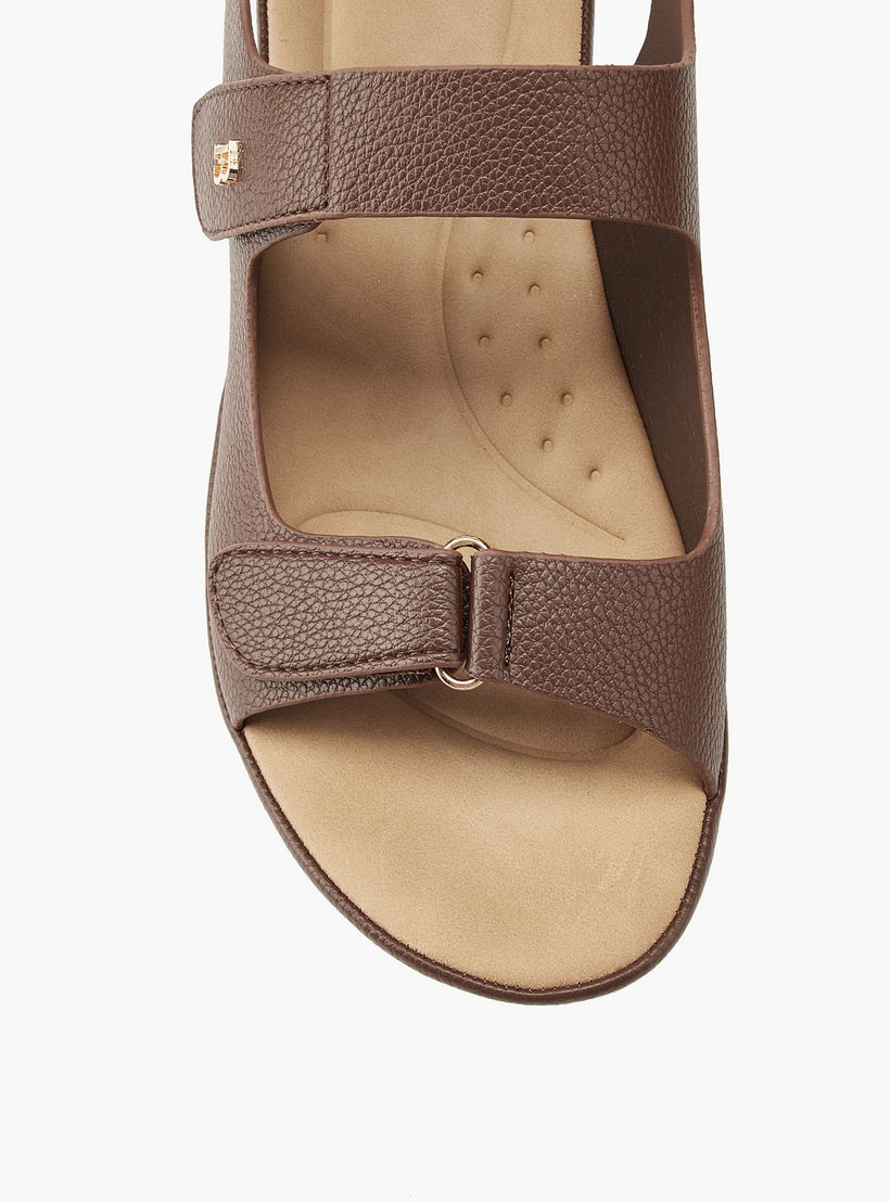 صندل سادة بشريط إغلاق من فلورا بيلا-women-shoes-sandals-heeled-image-4