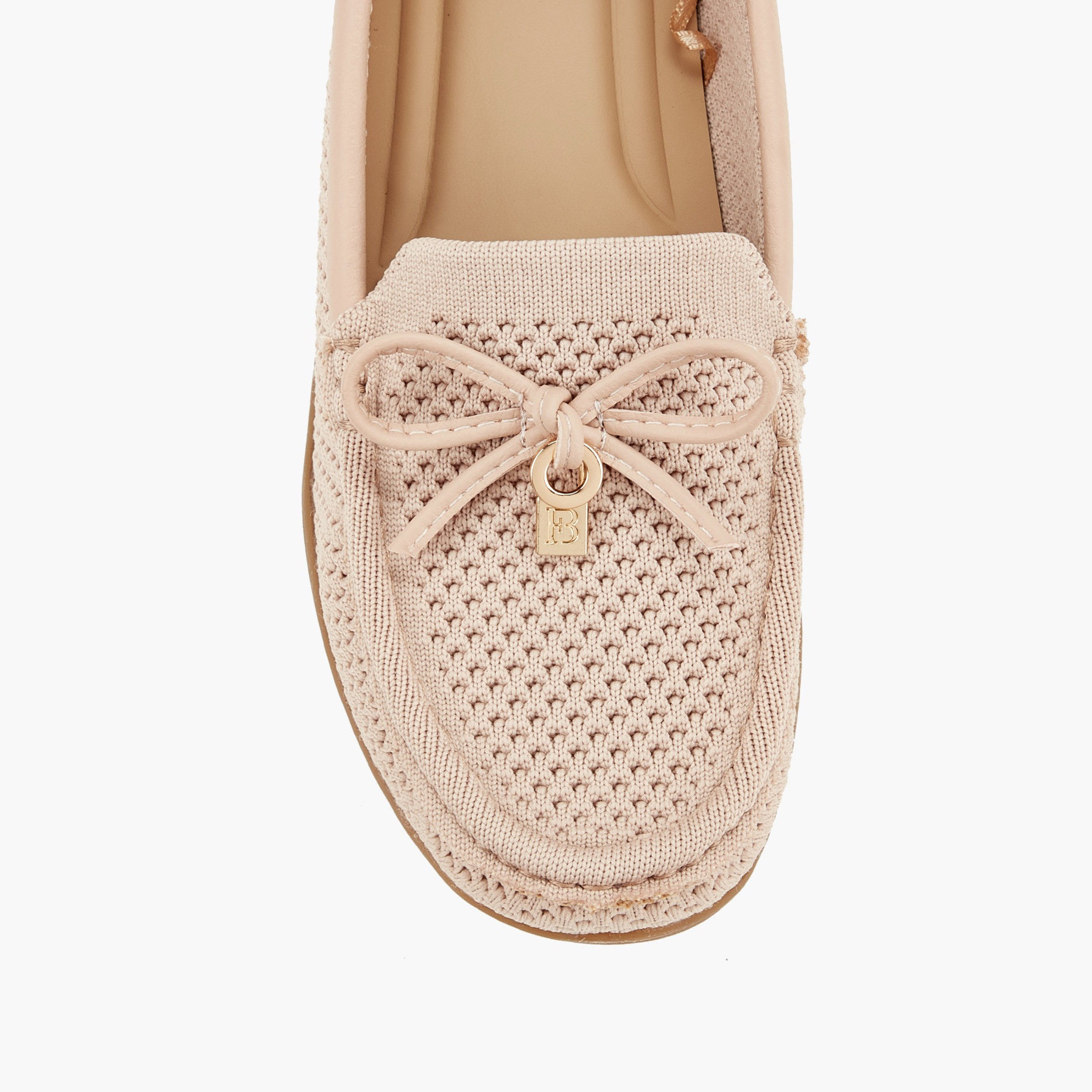 حذاء موكاسين بكعب ويدج للنساء من فلورا بيلا-women-shoes-flats-moccasins-image-9