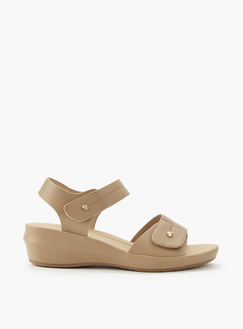 صندل مريح بكعب ويدج للنساء من فلورا بيلا-women-shoes-sandals-heeled-image-3