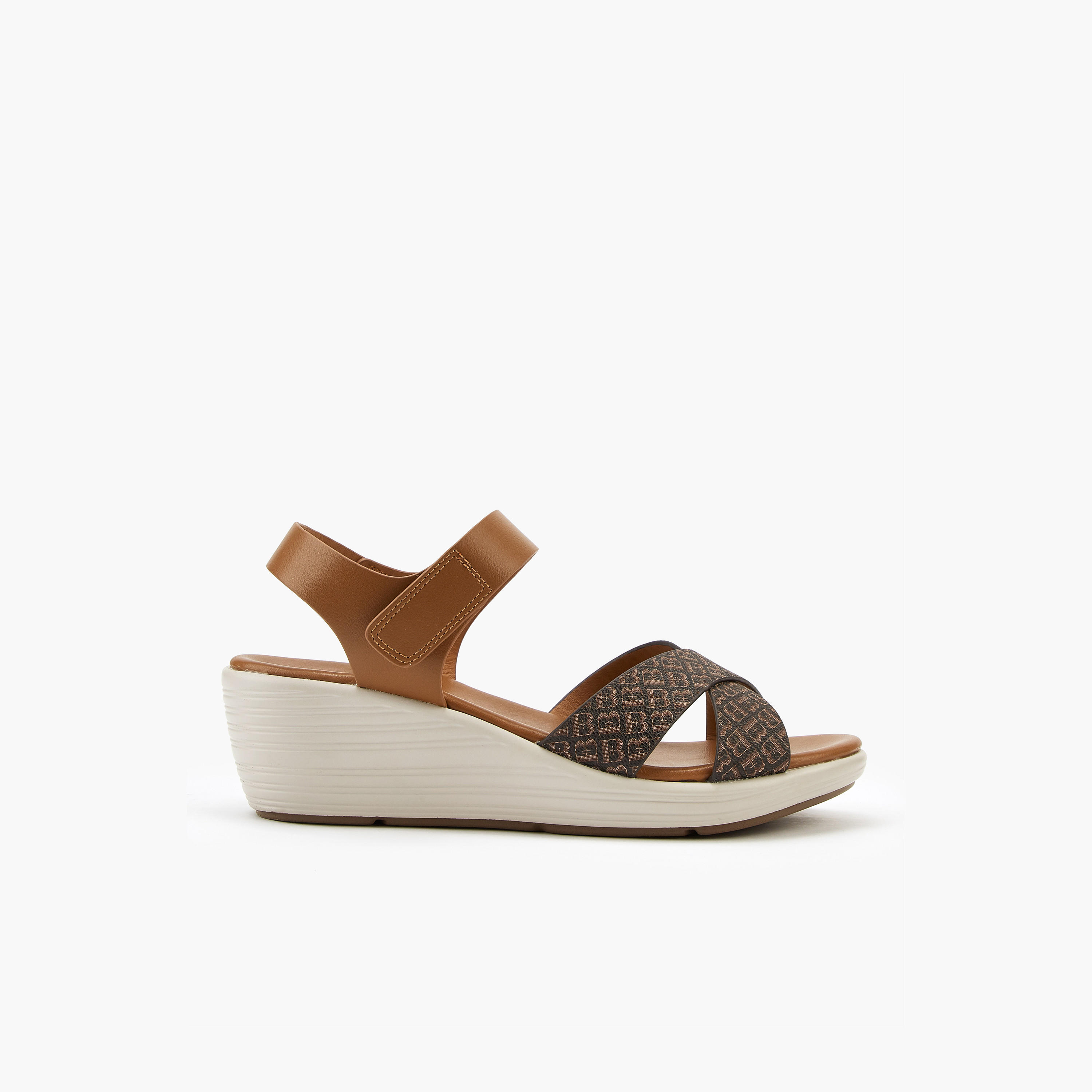 صندل بأحزمة متقاطعة وشريط إغلاق لاصق وطبعات مونوجرام من فلورا بيلا-women-shoes-sandals-heeled-image-3