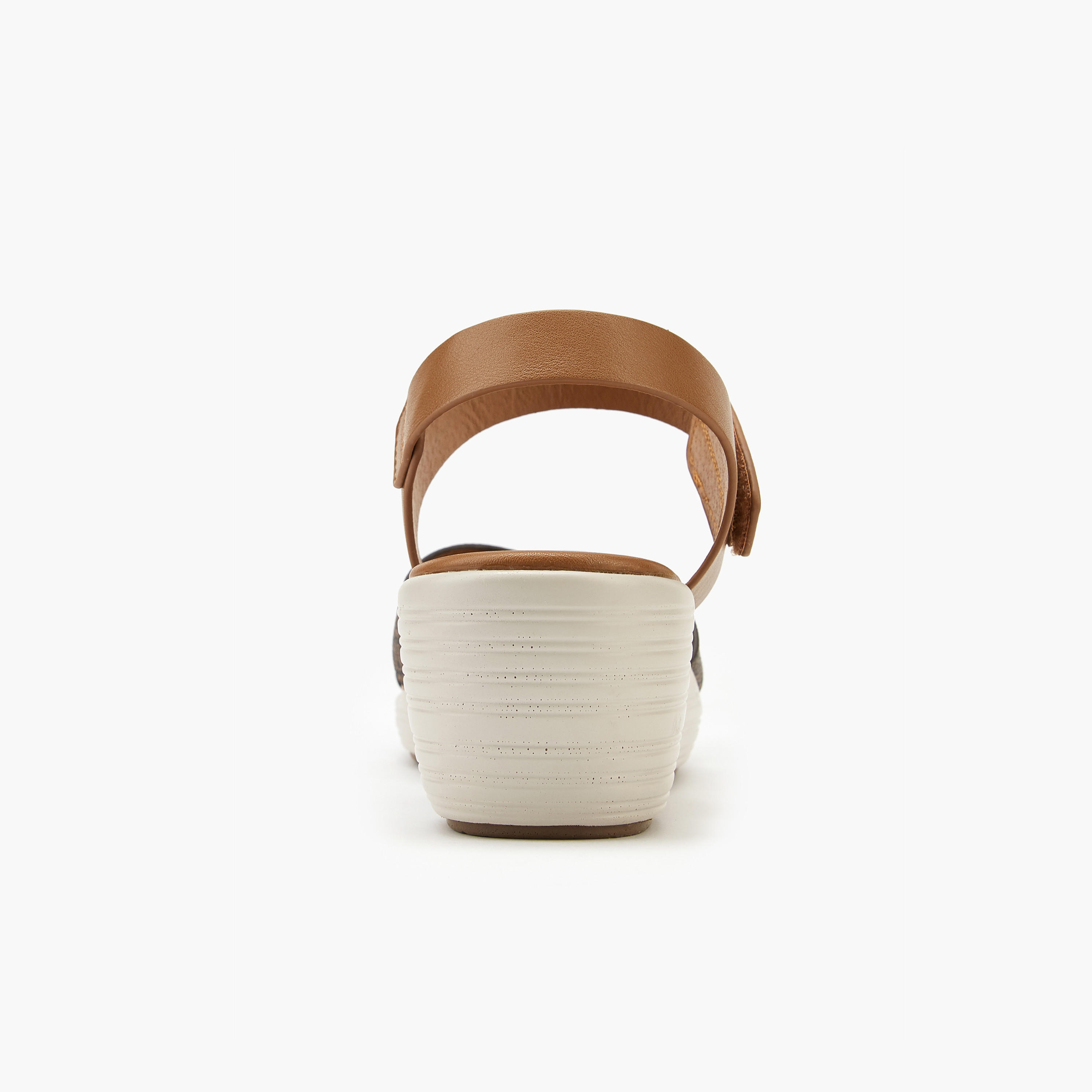 صندل بأحزمة متقاطعة وشريط إغلاق لاصق وطبعات مونوجرام من فلورا بيلا-women-shoes-sandals-heeled-image-5