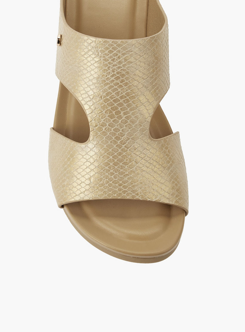 صندل بارز الملمس بكعب ويدج للنساء من فلورا بيلا-women-shoes-sandals-heeled-image-4
