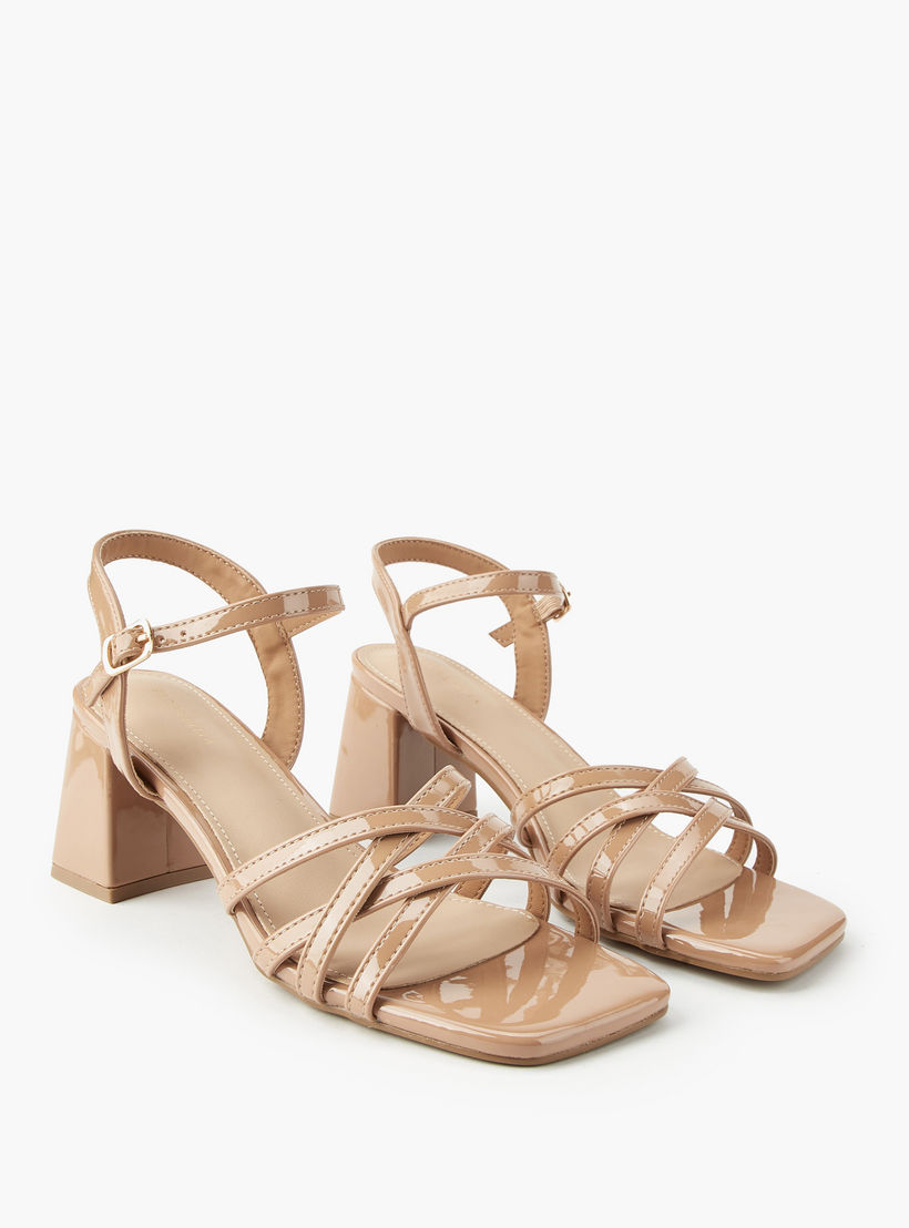صندل بكعب سميك وإبزيم إغلاق للنساء من فلورا بيلا-women-shoes-sandals-heeled-image-1
