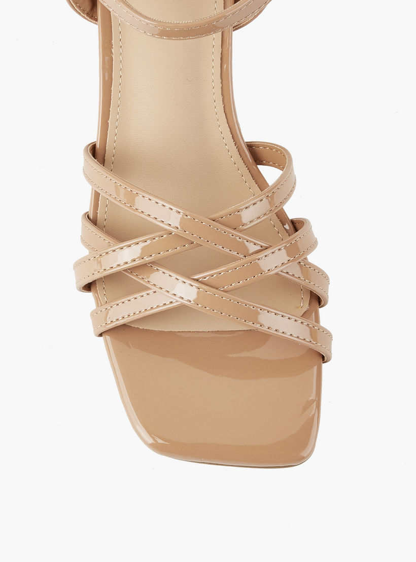 صندل بكعب سميك وإبزيم إغلاق للنساء من فلورا بيلا-women-shoes-sandals-heeled-image-4
