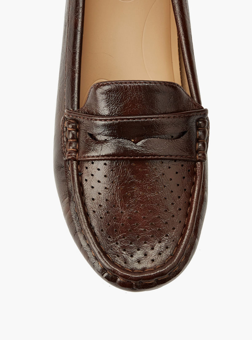Le Confort Women Perforated Detail Pebble Sole Loafers-women-shoes-loafersandmoccasins-image-4