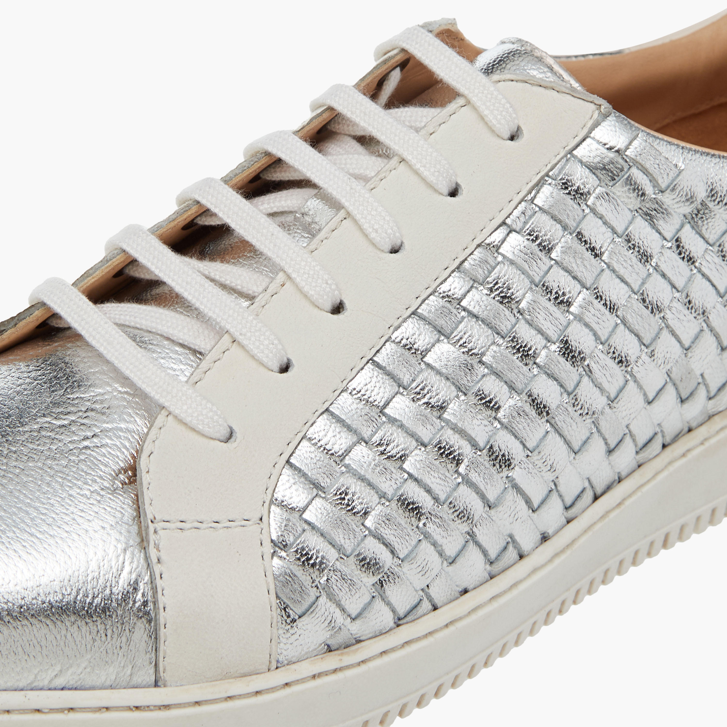 حذاء سنيكرز مبطن برباط إغلاق من بابريكا-women-shoes-sneakers-image-4