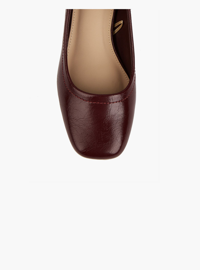 حذاء كلاسيكي سادة سهل الارتداء بكعب عريض من فلورا بيلا-women-shoes-heels-image-5
