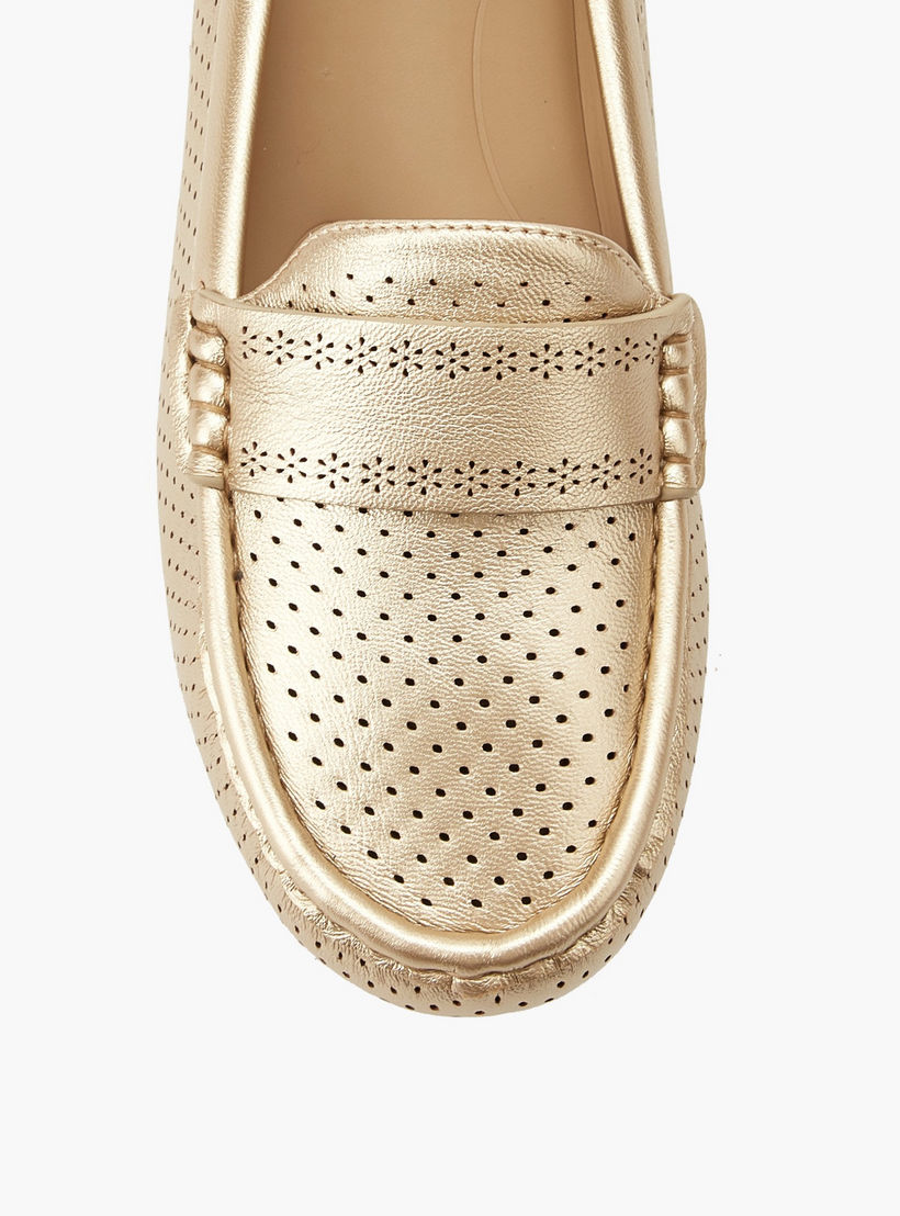 حذاء سهل الارتداء مريح ومثقب للنساء من لو كونفورت-women-shoes-loafersandmoccasins-image-4
