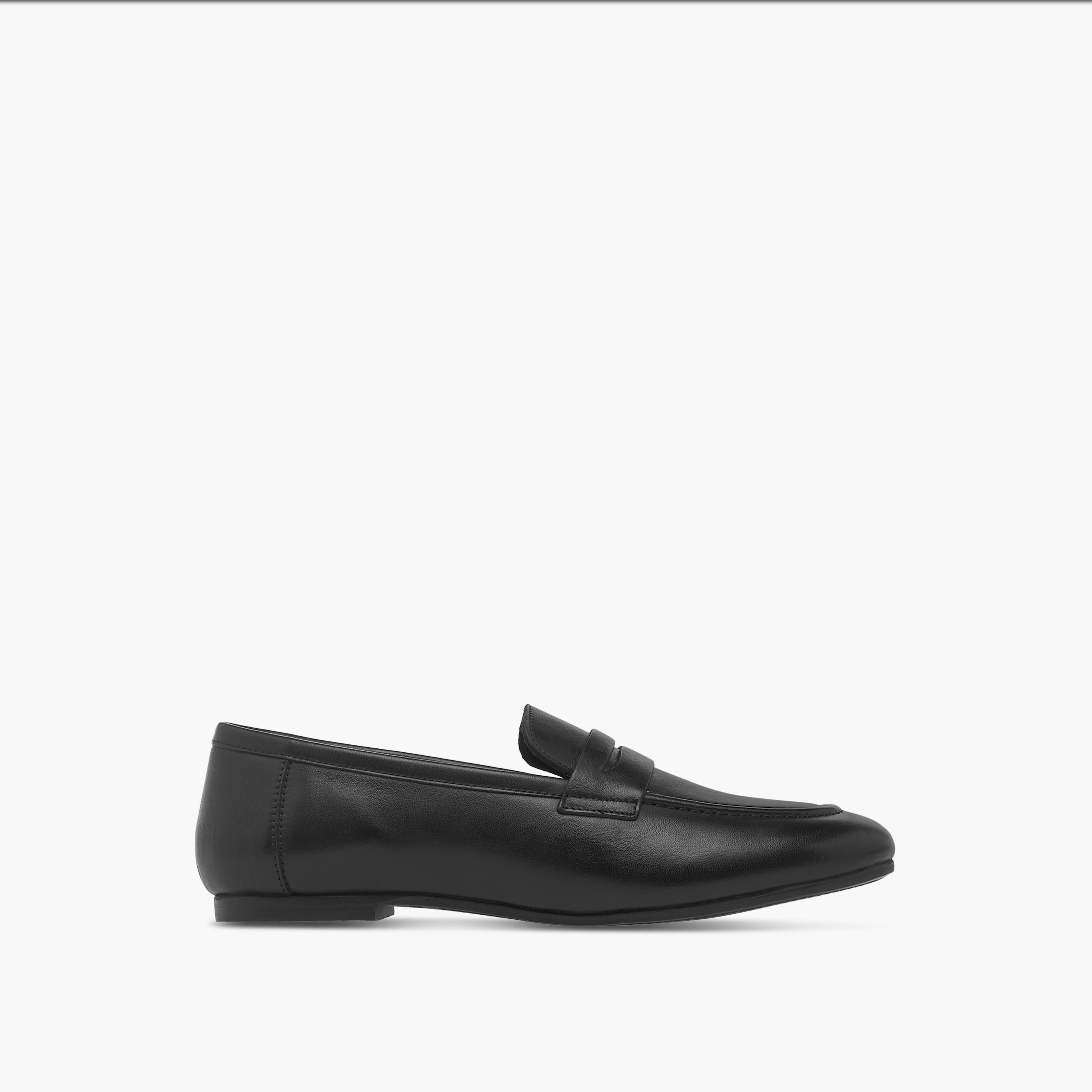 Paprika Solid Slip-On Loafers with Cut-Out Detail-women-shoes-flats-loafers-image-3