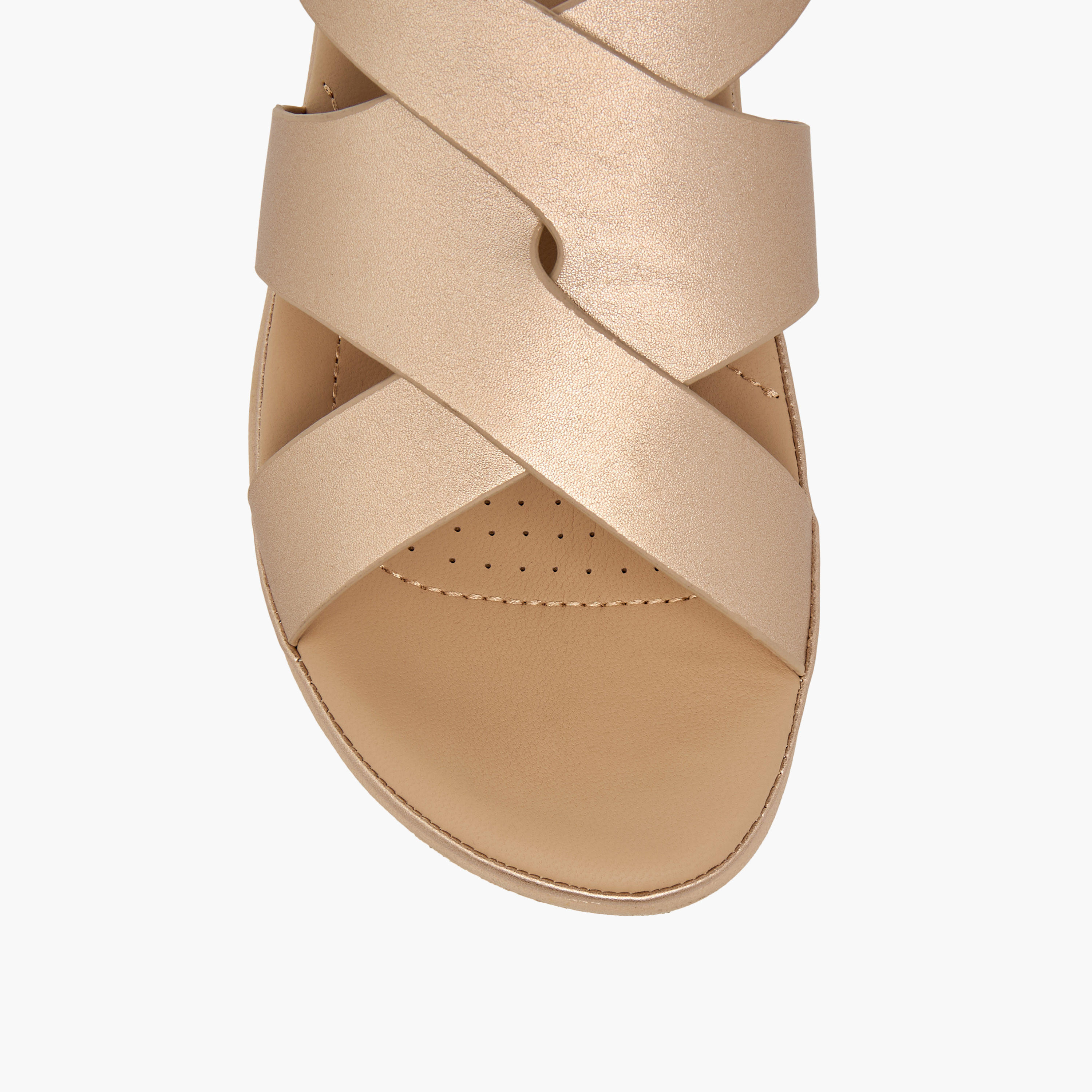 صندل مريح سادة بأحزمة متقاطعة وإبزيم إغلاق من لو كونفورت-women-shoes-flats-sandals-image-4