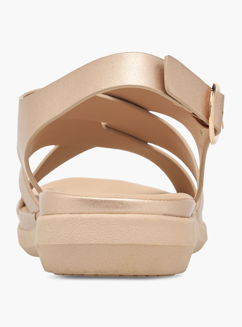 صندل مريح سادة بأحزمة متقاطعة وإبزيم إغلاق من لو كونفورت-women-shoes-flats-sandals-image-5