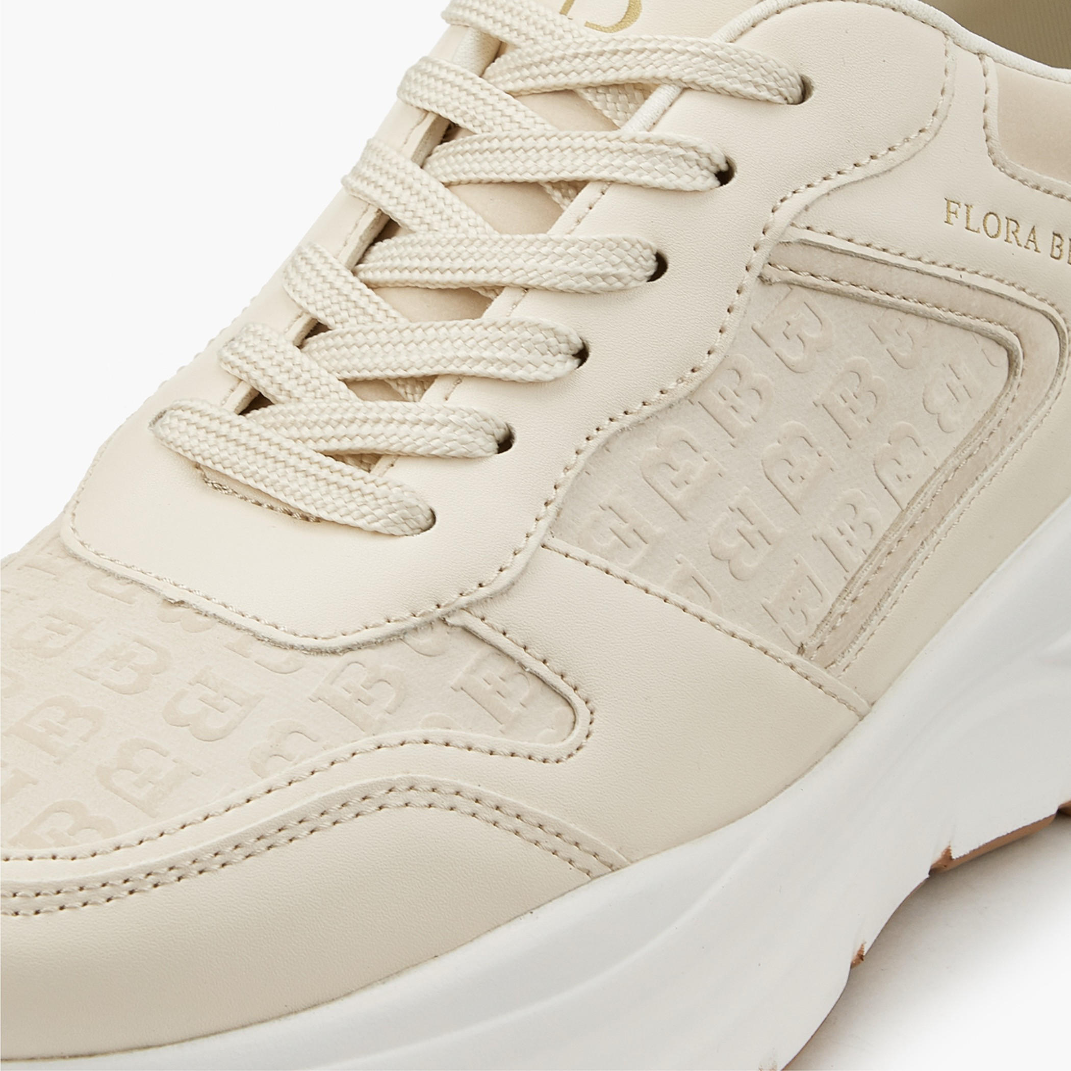 حذاء سنيكرز بنقوش مونوجرام وشريط إغلاق من فلورا بيلا-women-shoes-sneakers-image-4