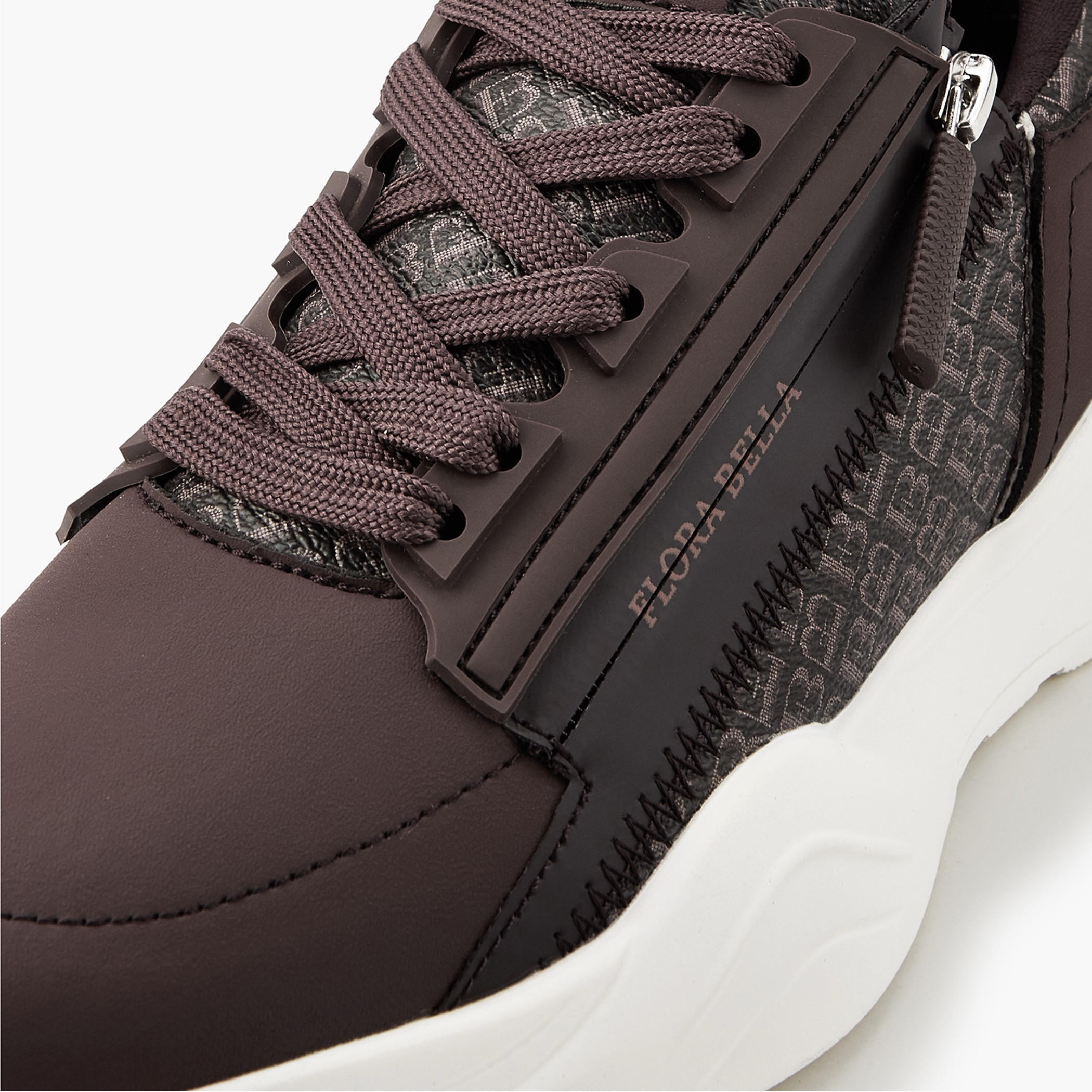 حذاء سنيكرز برباط إغلاق وطبعات مونوجرام من فلورا بيلا-women-shoes-sneakers-image-4