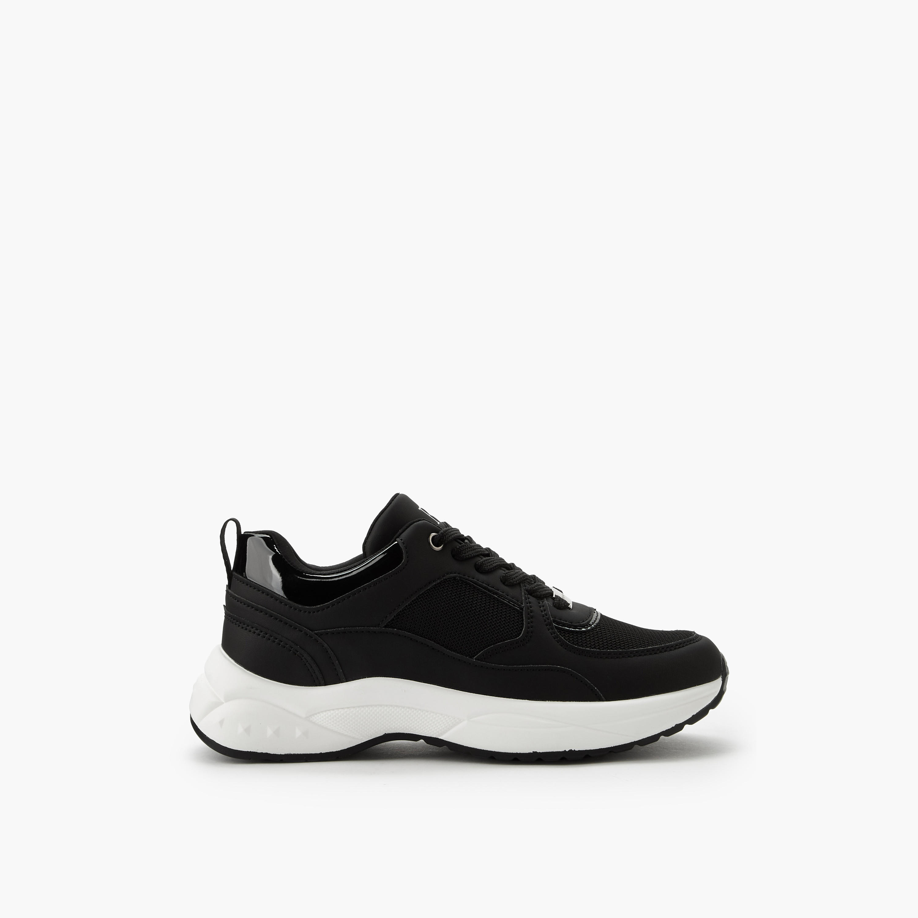حذاء سنيكرز بطول الكاحل ورباط إغلاق للنساء من فلورا بيلا-women-shoes-sneakers-image-2