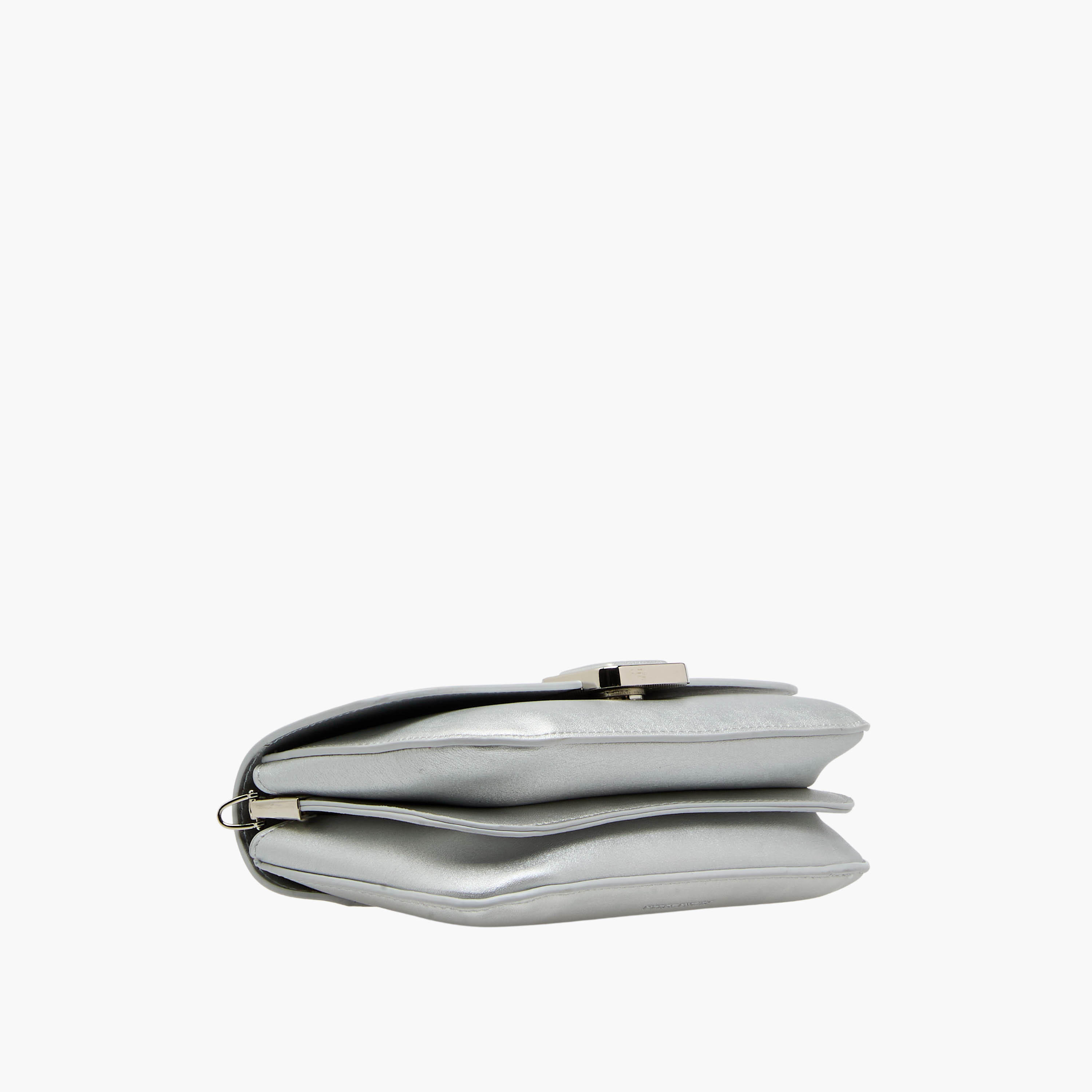 شنطة كروس بودي بارزة الملمس بحزام سلسلة قابل للفصل من فلورا بيلا-women-bagsandwallets-handbags-image-8
