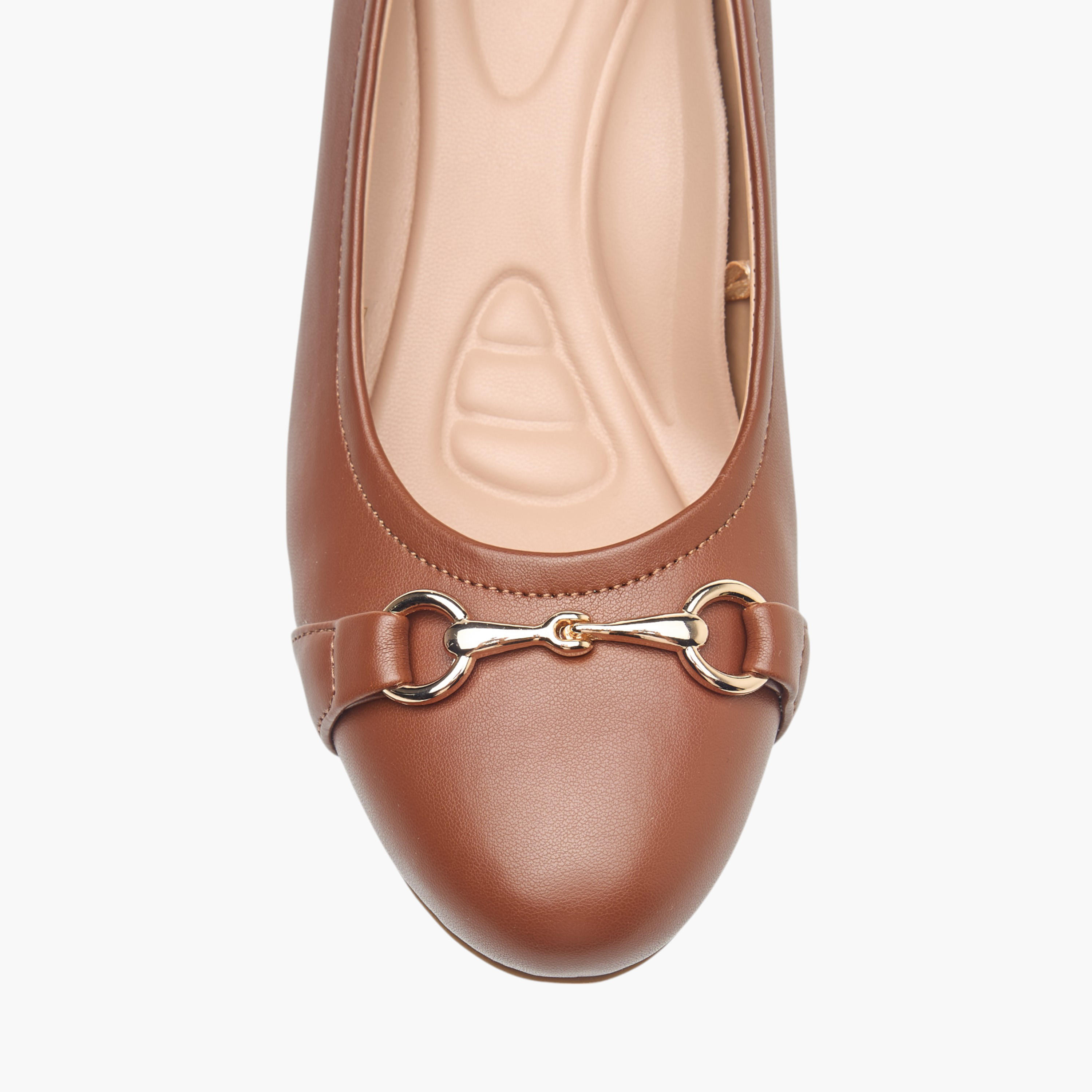 حذاء باليرينا سهل الارتداء بكعب ويدج وزيّنة معدنية للنساء من سيليست-women-shoes-heels-image-4