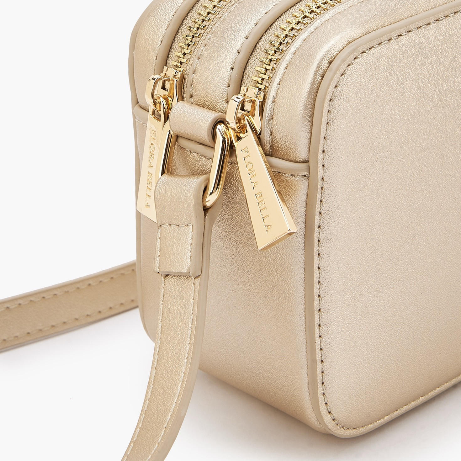 شنطة كروس بودي سادة بحزام قابل للتعديل من فلورا بيلا-women-bagsandwallets-handbags-image-4