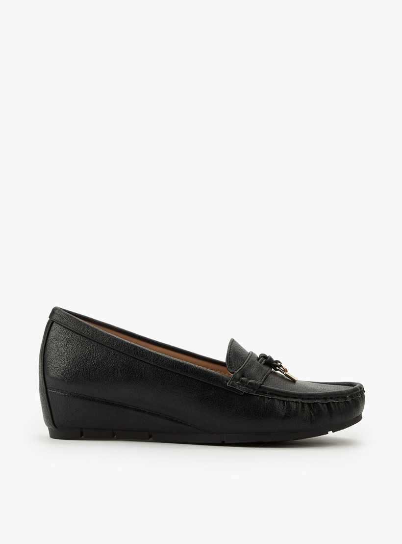 حذاء لوفر بكعب ويدج للنساء من فلورا بيلا-women-shoes-heels-image-3