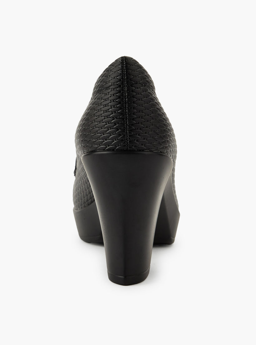 حذاء كلاسيكي بكعب سميك للنساء من فلورا بيلا-women-shoes-heels-image-4
