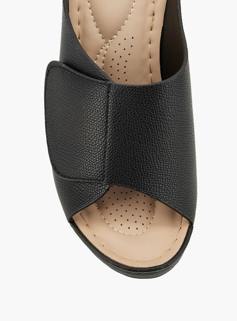 Flora Bella Women Textured Wedge Sandals-women-shoes-sandals-heeled-image-4