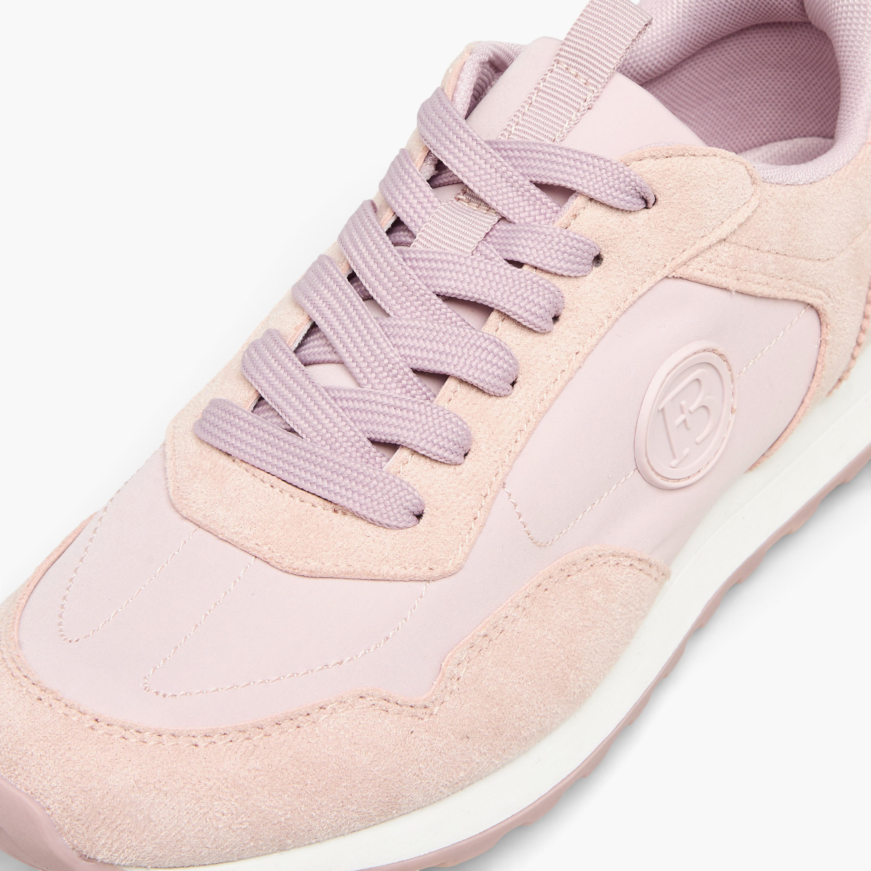 حذاء سنيكرز برباط إغلاق للنساء من فلورا بيلا-women-shoes-sneakers-image-4