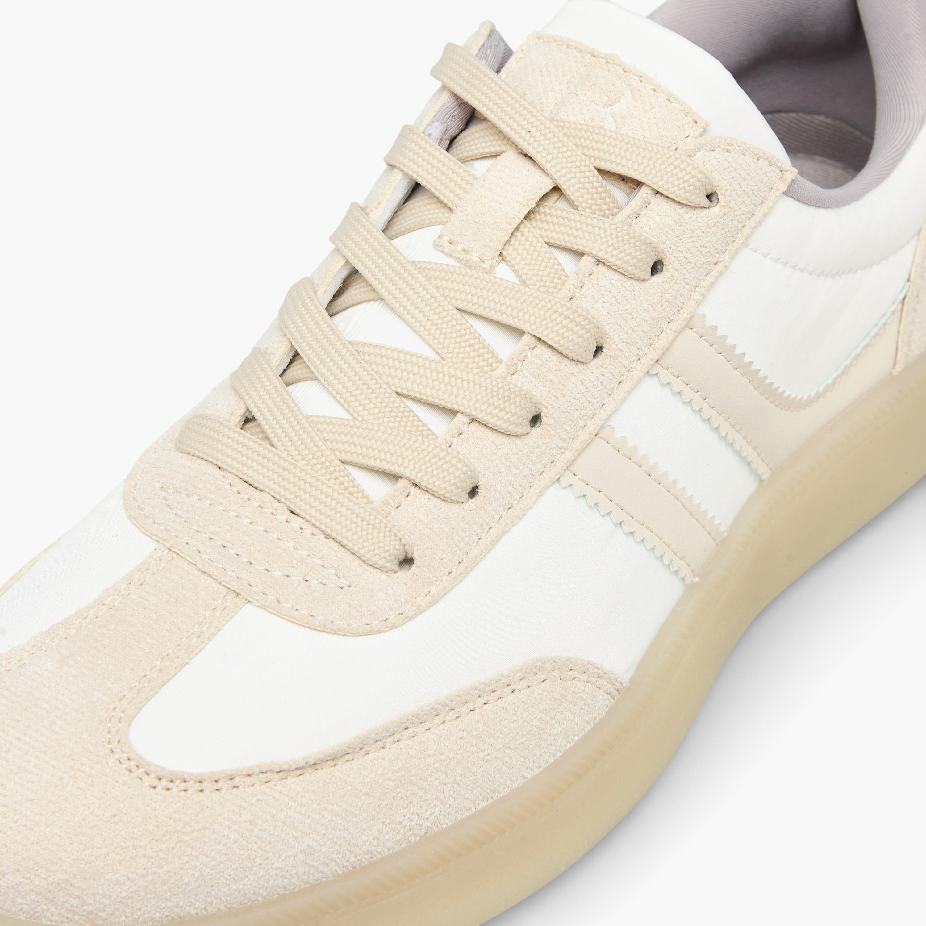 حذاء سنيكرز برباط إغلاق للنساء من فلورا بيلا-women-shoes-sneakers-image-4
