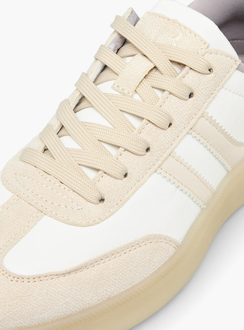حذاء سنيكرز برباط إغلاق للنساء من فلورا بيلا-women-shoes-sneakers-image-4
