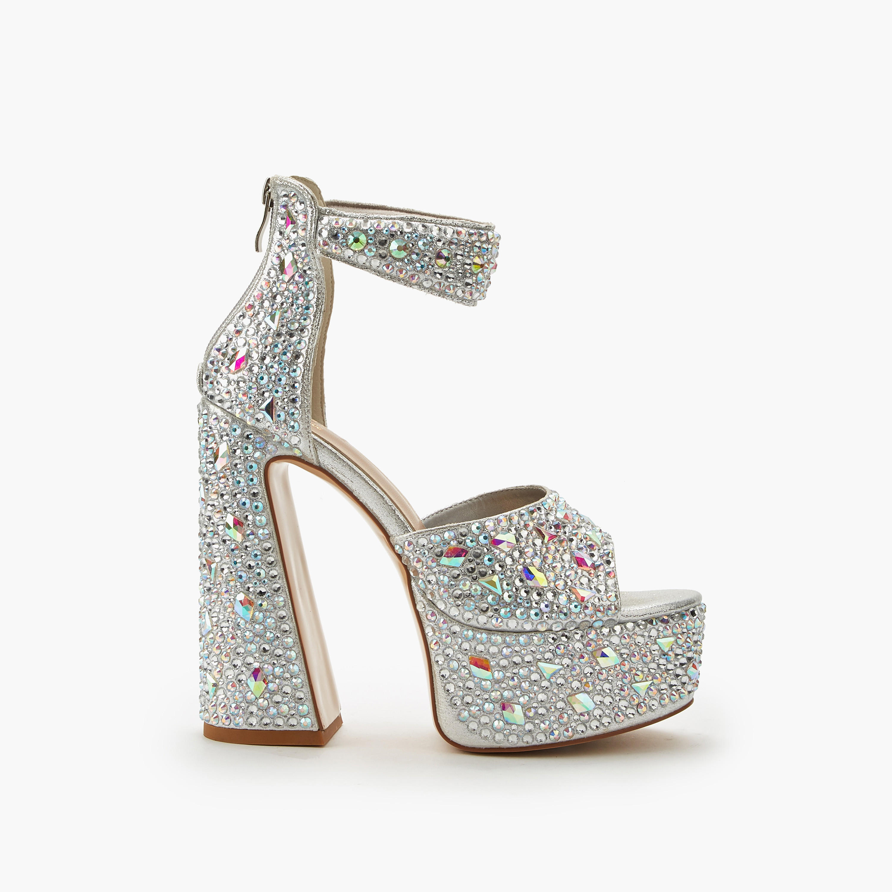 صندل مزين بكعب سميك للنساء من سيليست-women-shoes-sandals-heeled-image-2
